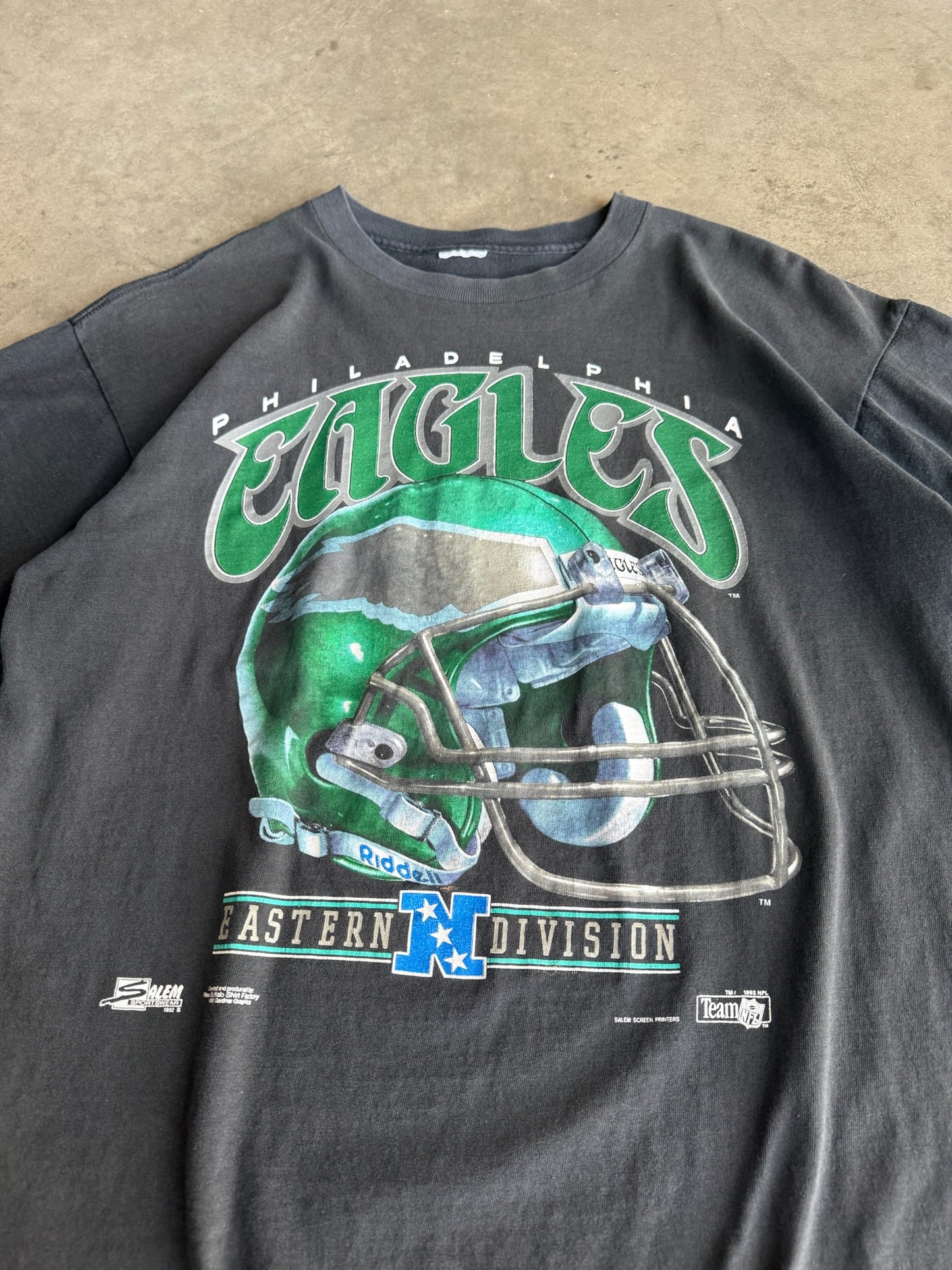 (L) Philadelphia Eagles Tee