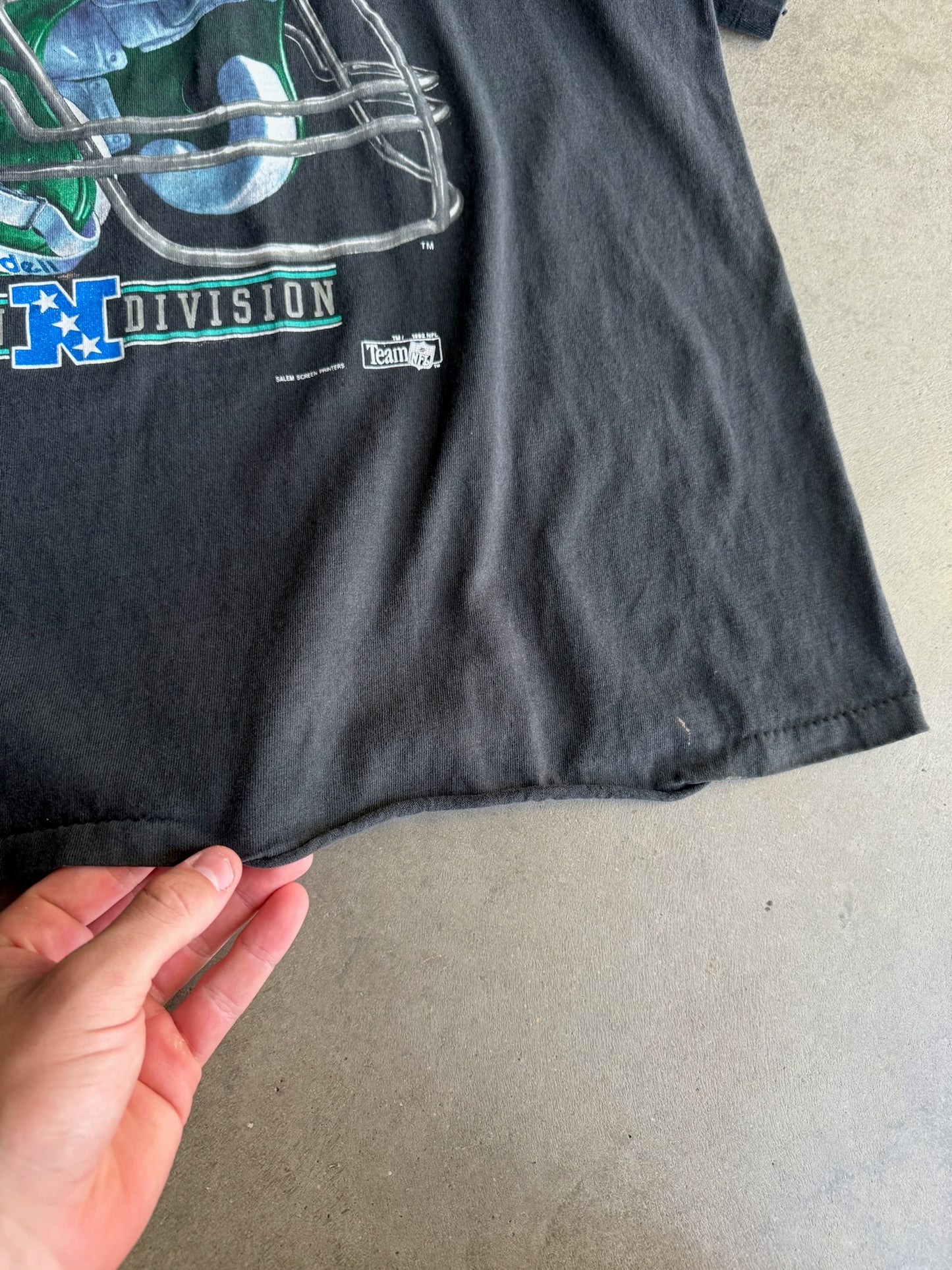 (L) Philadelphia Eagles Tee