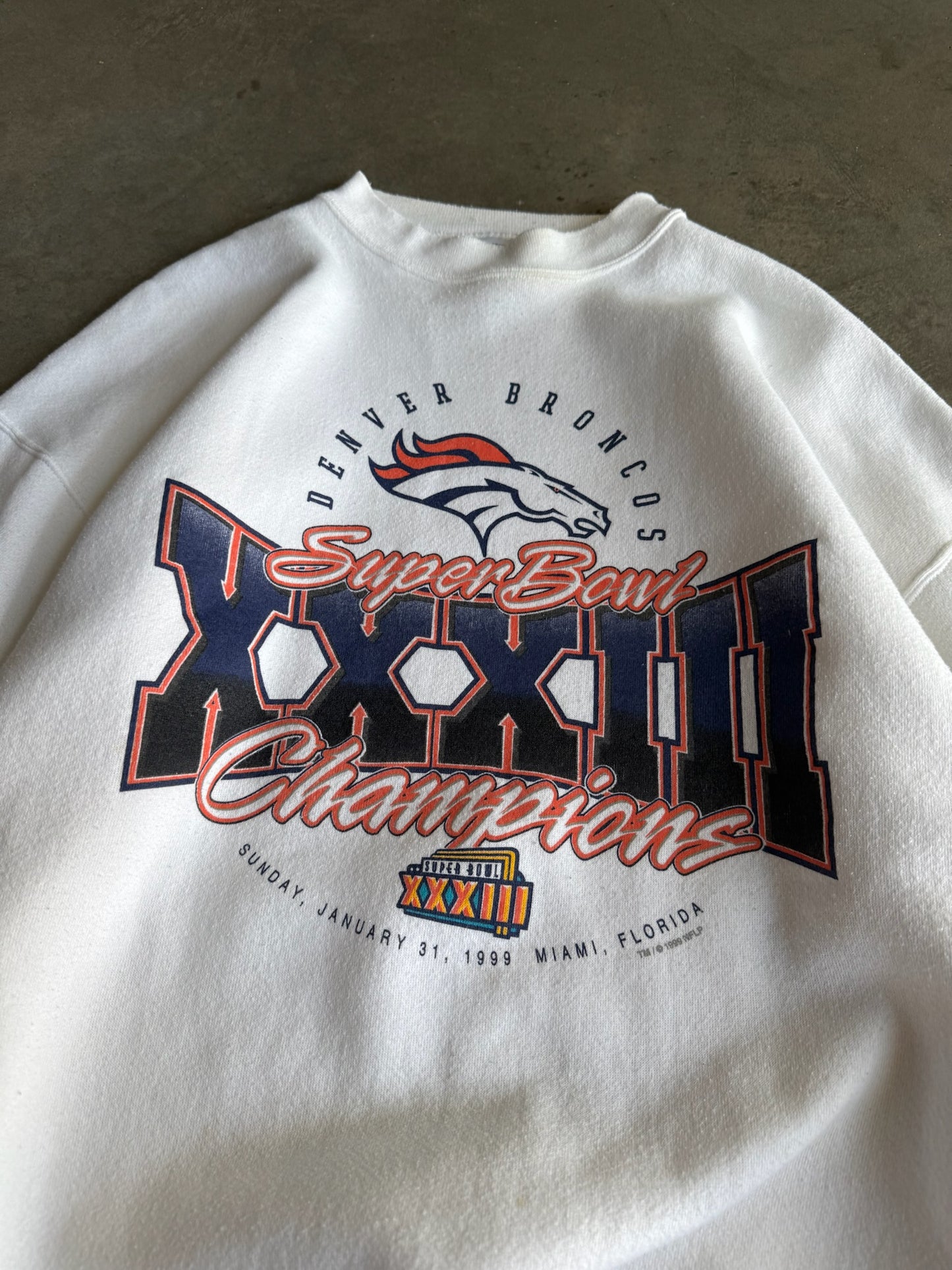 (XL) Denver Broncos Crew
