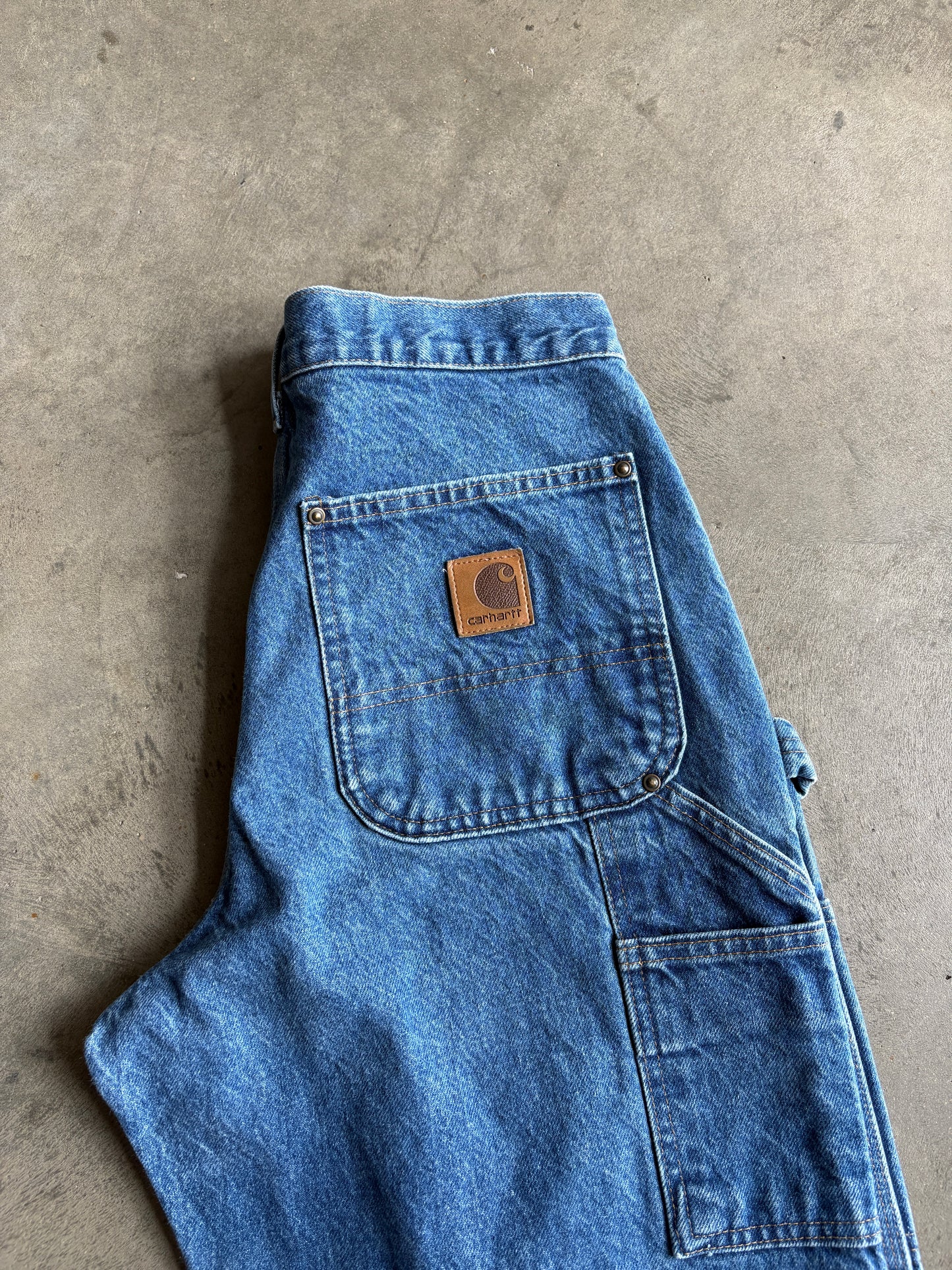 (29) Carhartt Double Knee Carpenter Pants