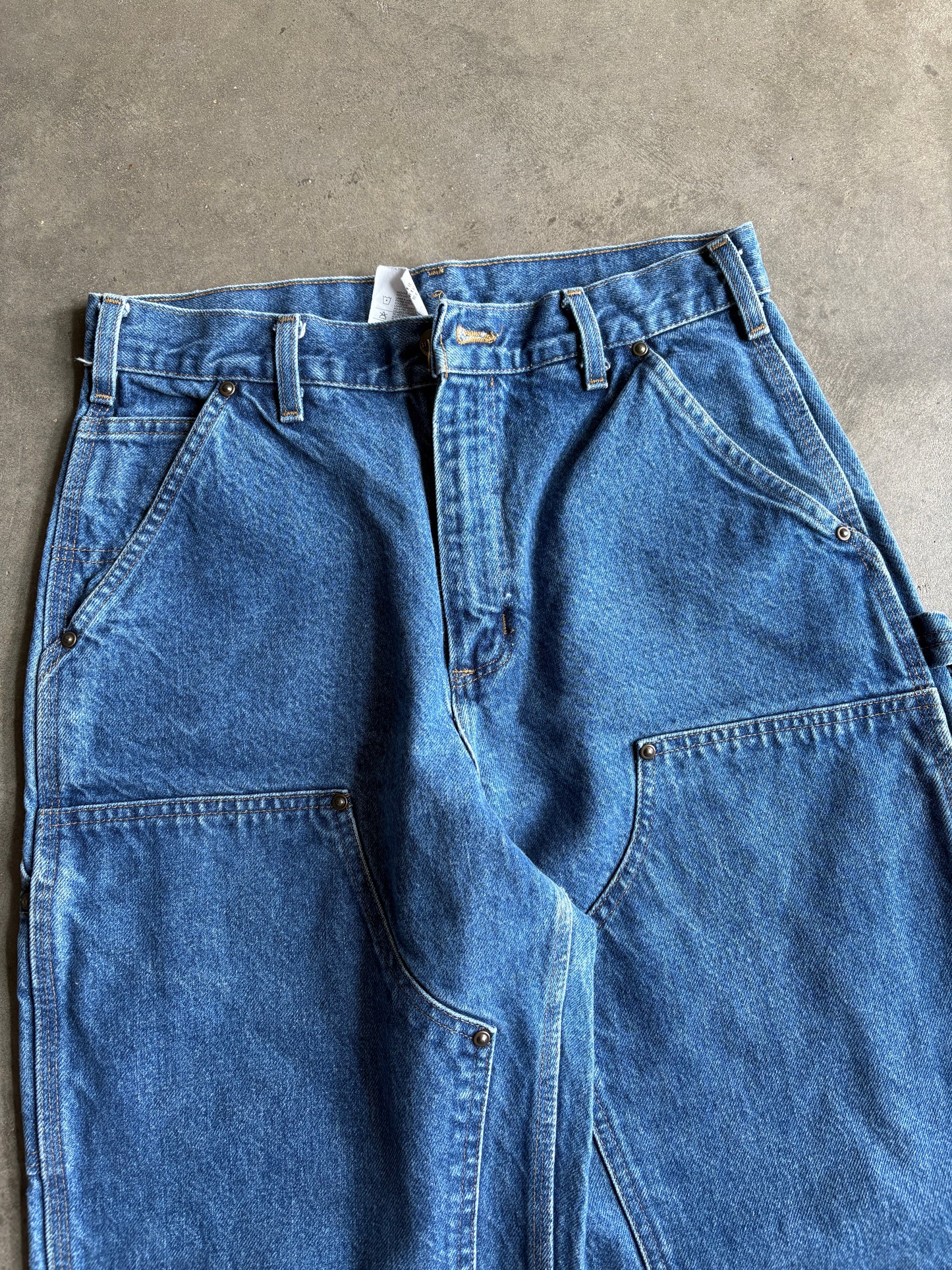(29) Carhartt Double Knee Carpenter Pants