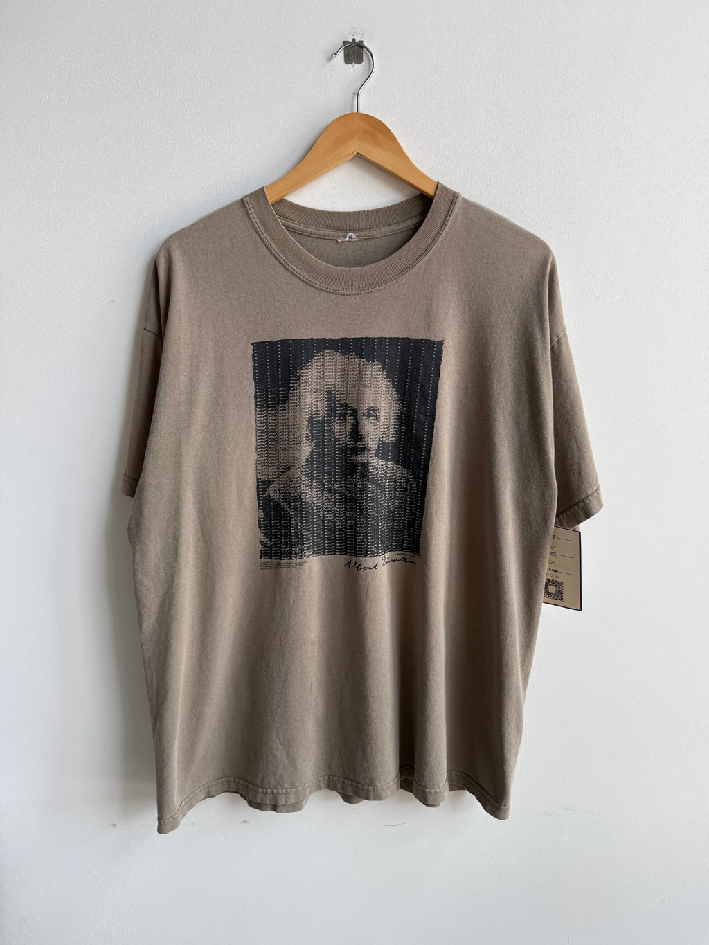(L) Albert Einstein Tee