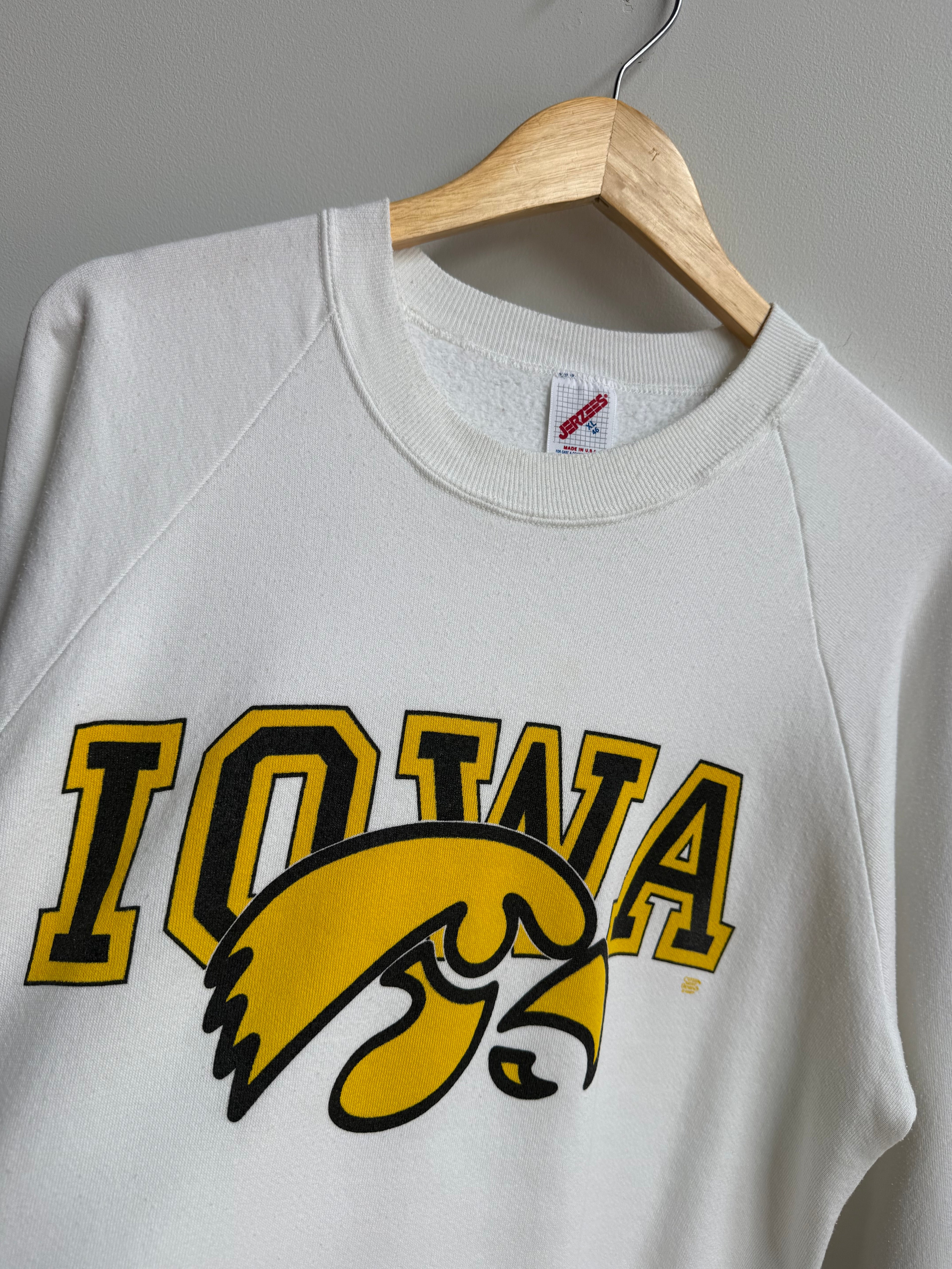 (XL) Iowa Hawkeyes Crew