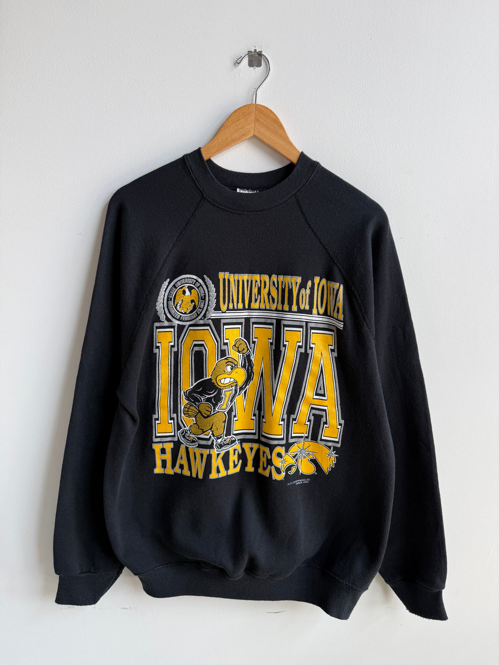 (XL) Iowa Hawkeyes Crew