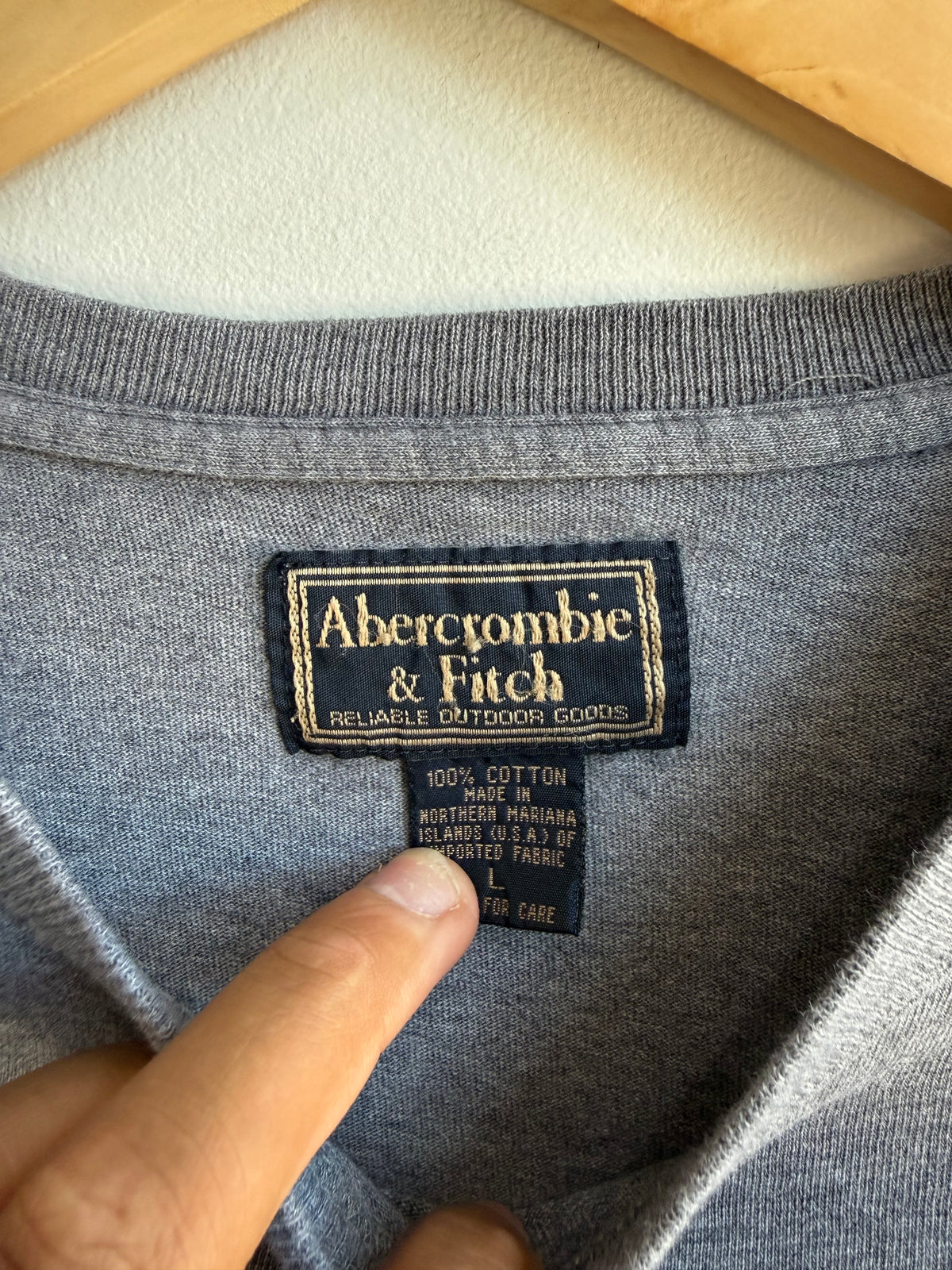 (L) Abercrombie Long Sleeve Tee