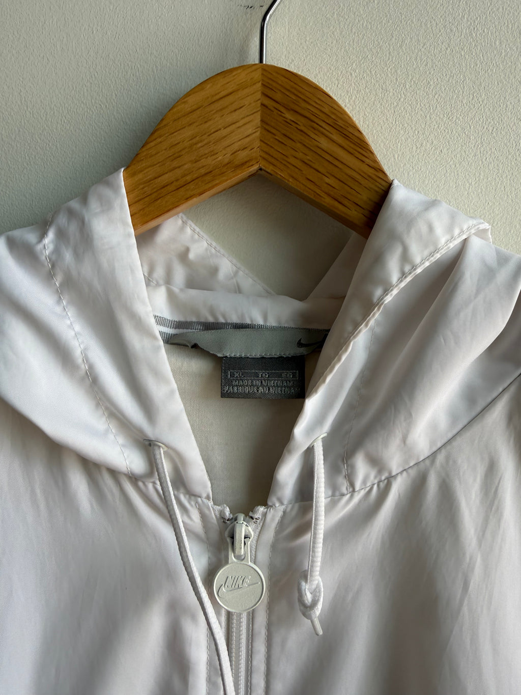 (XL) White Nike Windbreaker Jacket