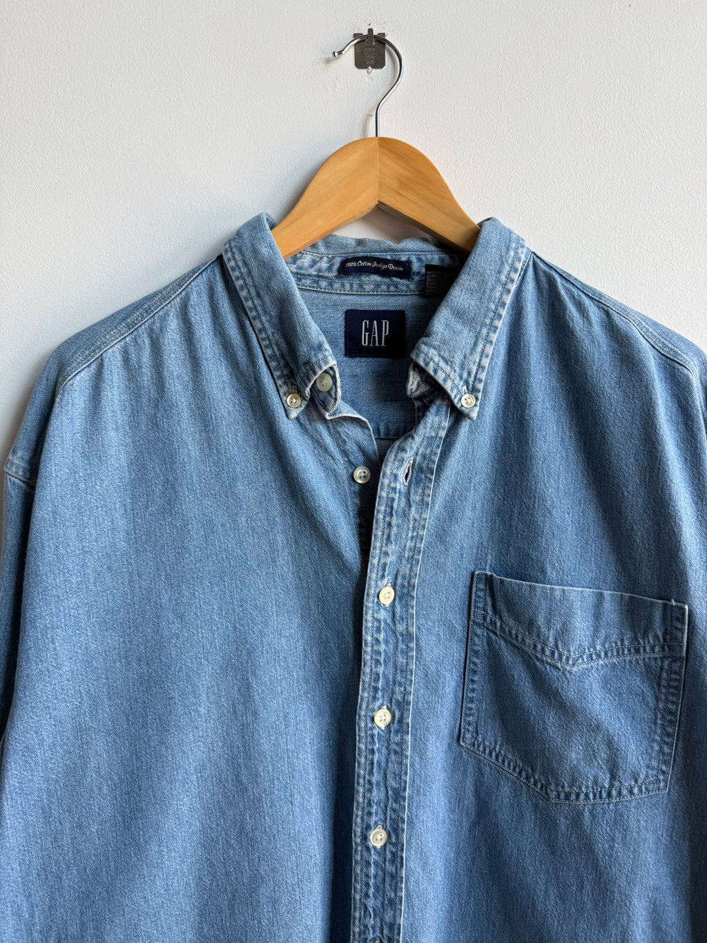 (L) Gap Button Up
