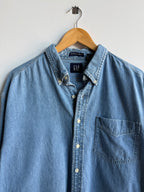 (L) Gap Button Up
