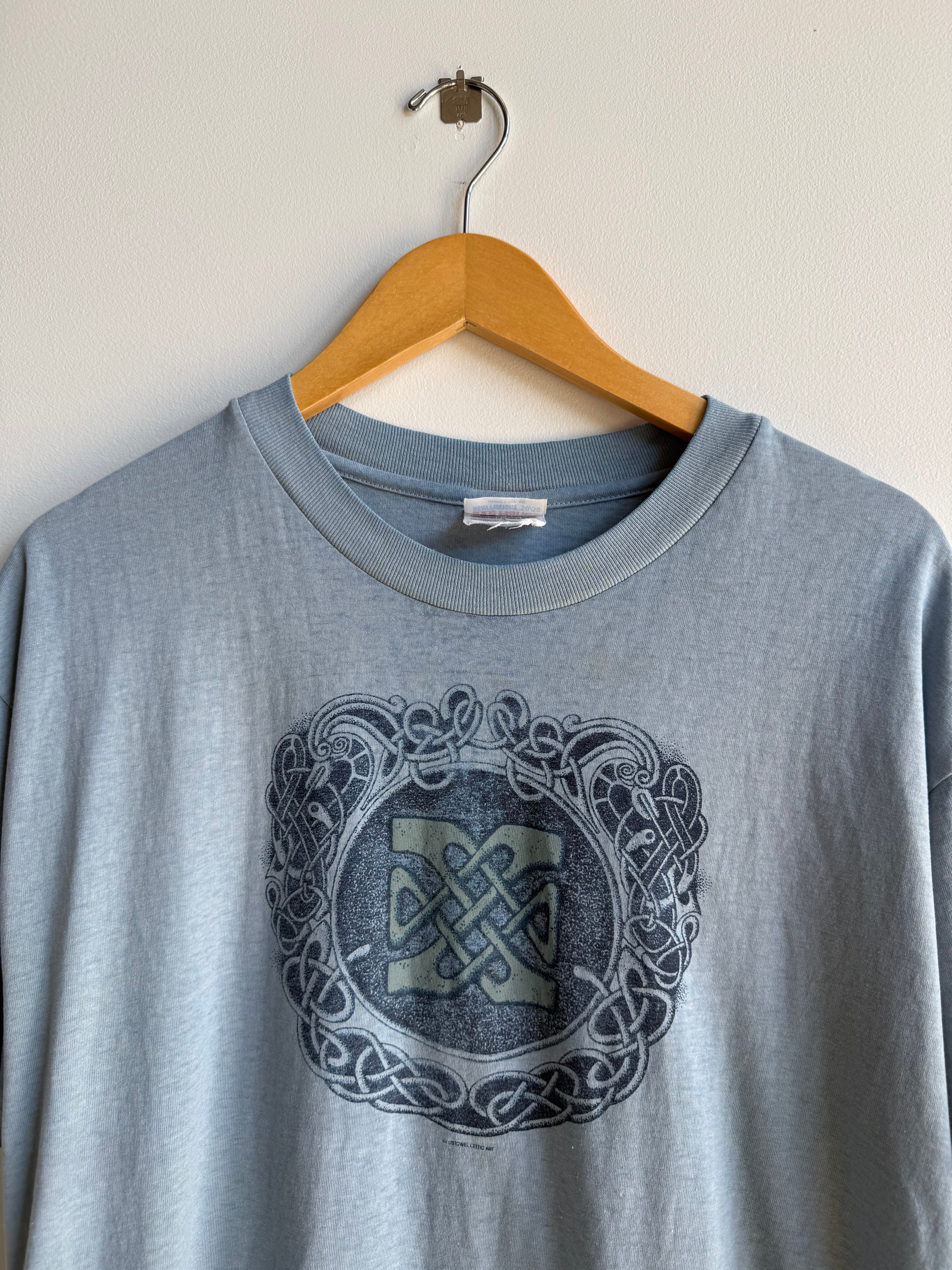 (L) Design Logo Graphic Tee