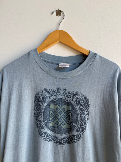 (L) Design Logo Graphic Tee