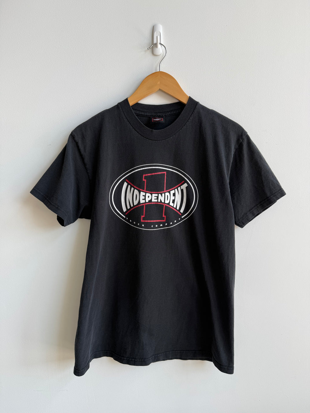 (M) Independent Trucks Tee