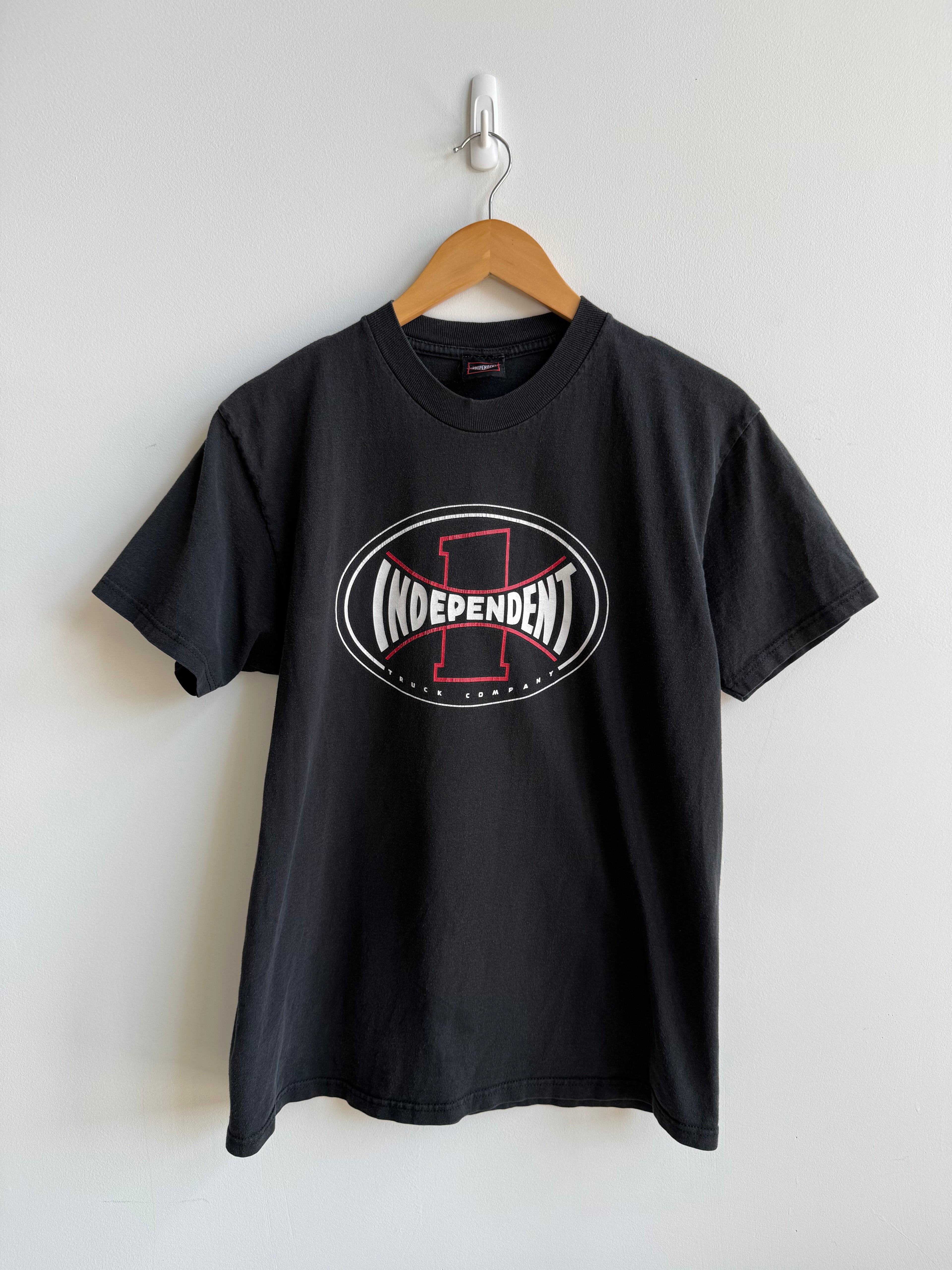 (M) Independent Trucks Tee
