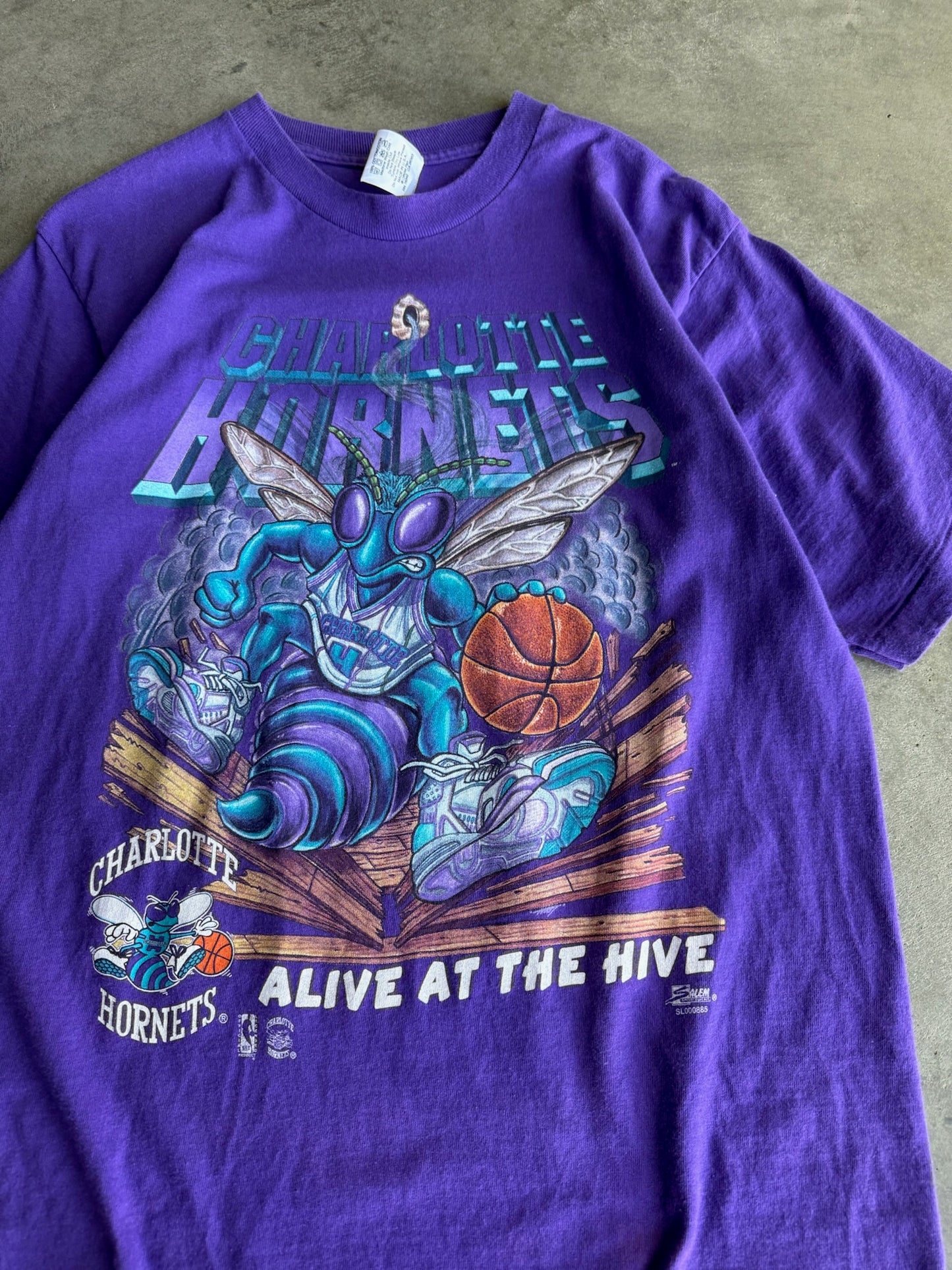 (L) Charlotte Hornets Tee