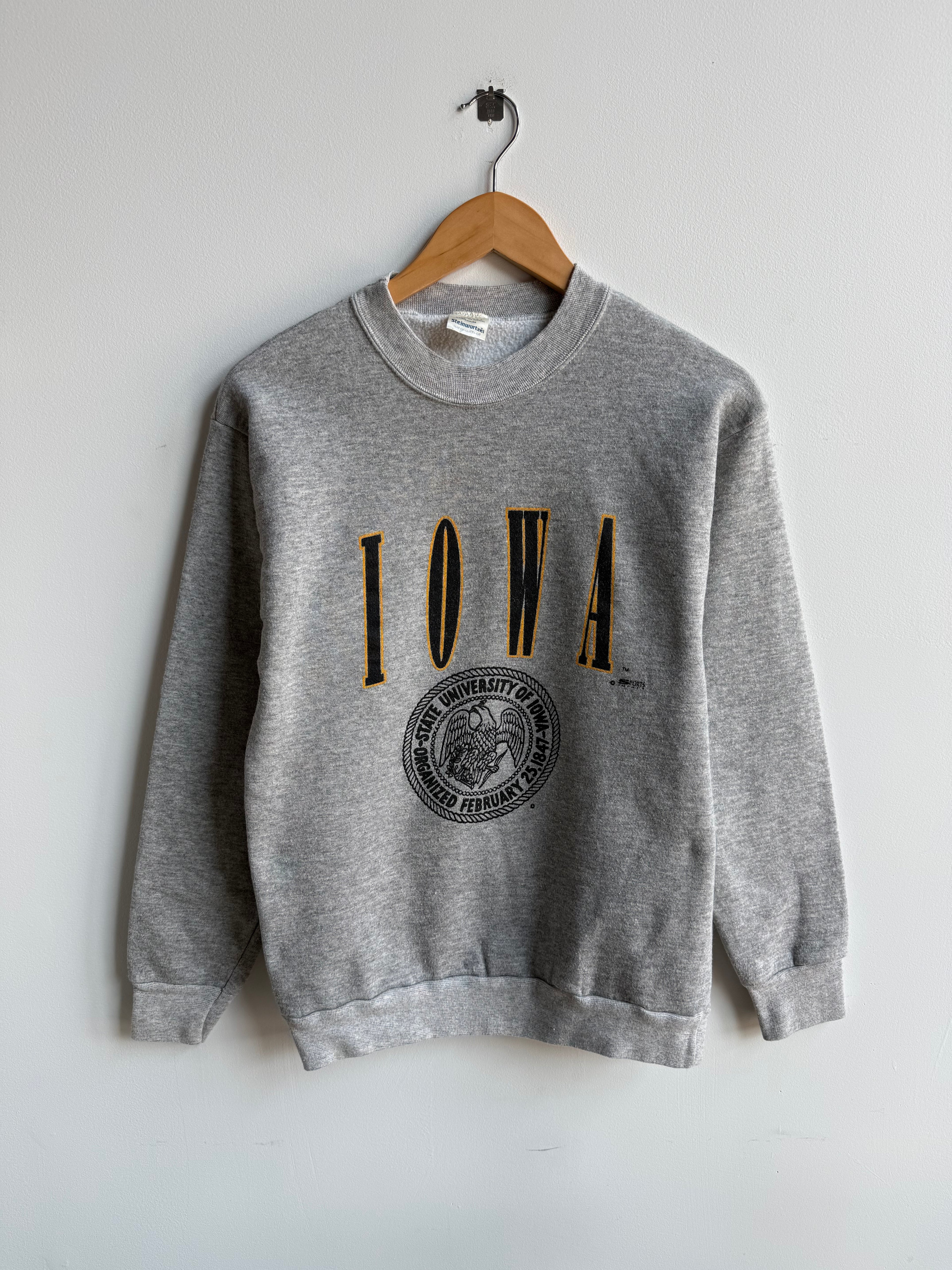 (M) University of Iowa Hawkeyes Crew