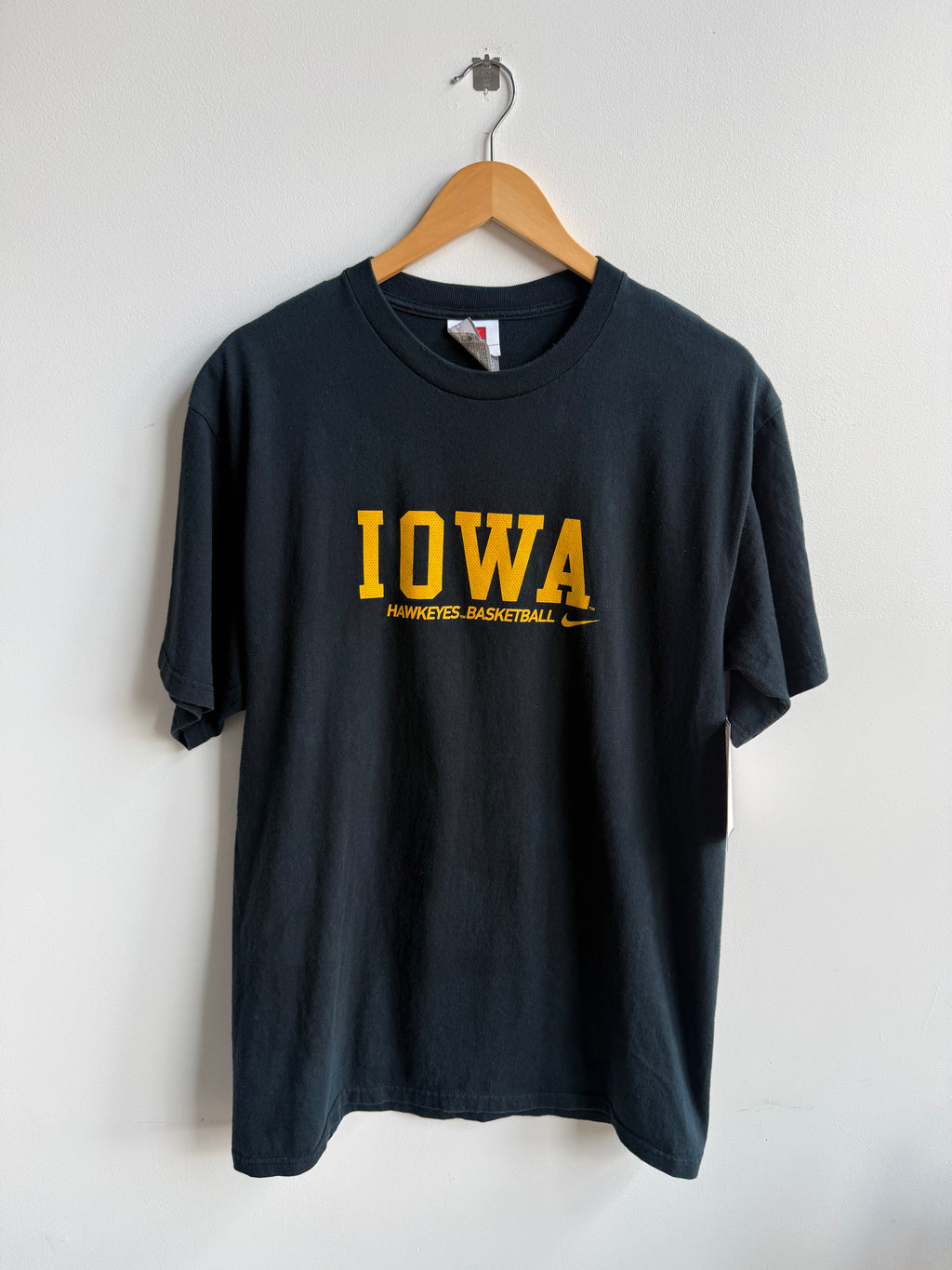 (M) Iowa Basketball Tee