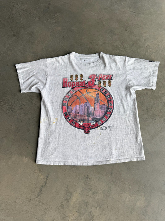 (L) Chicago Bulls 3-Peat Tee