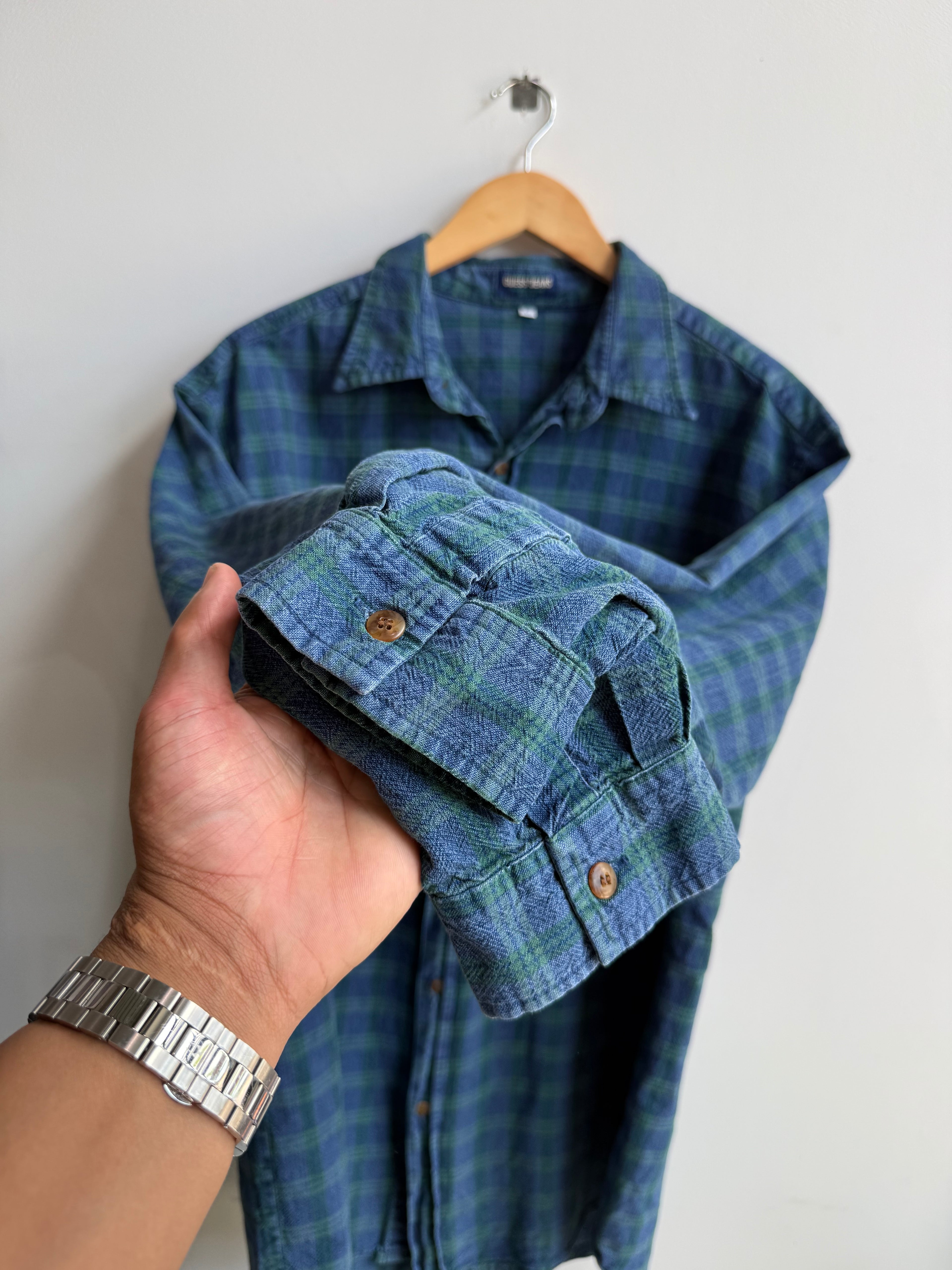 (L) Guess Jeans Button Down Shirt