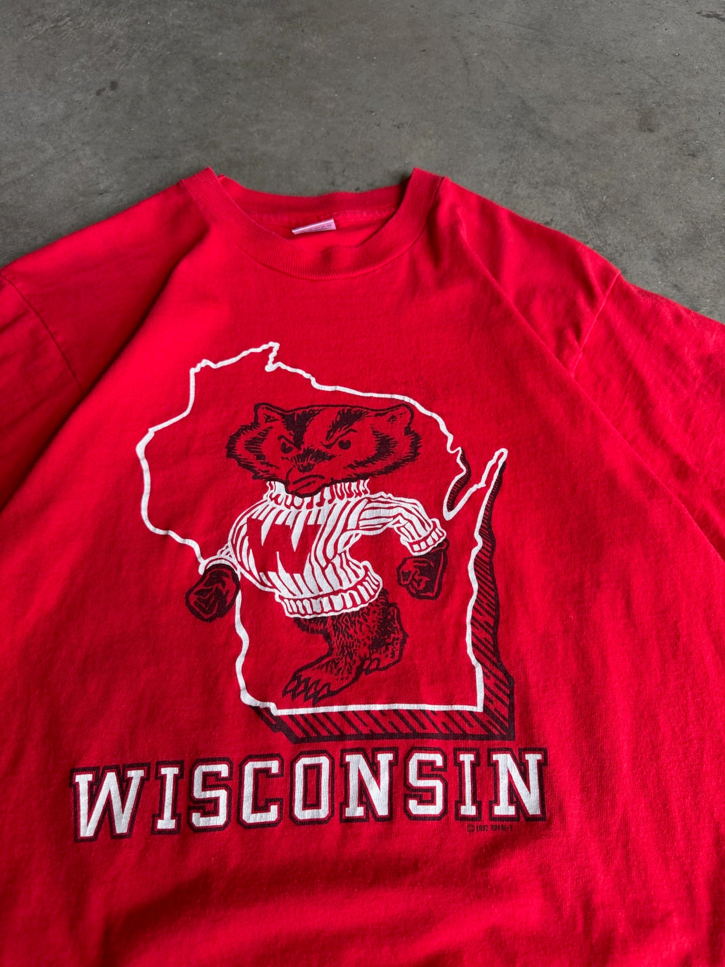 (L) Wisconsin Badgers Tee