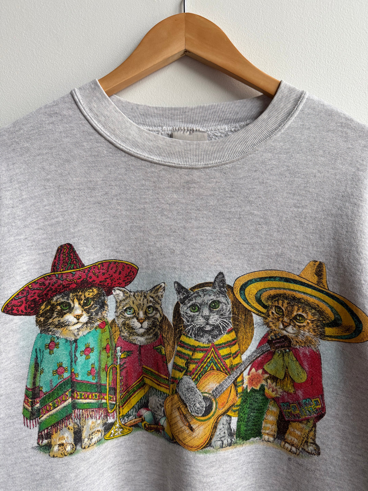 (L) Cat Crew