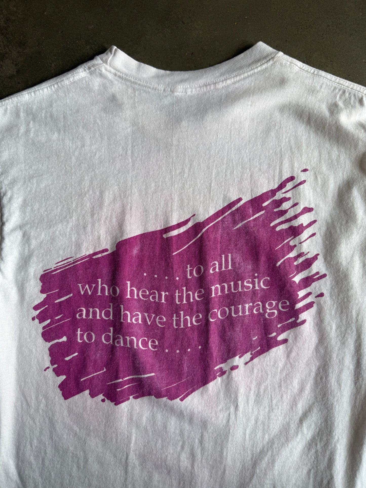 (L) Garth Brooks Tee