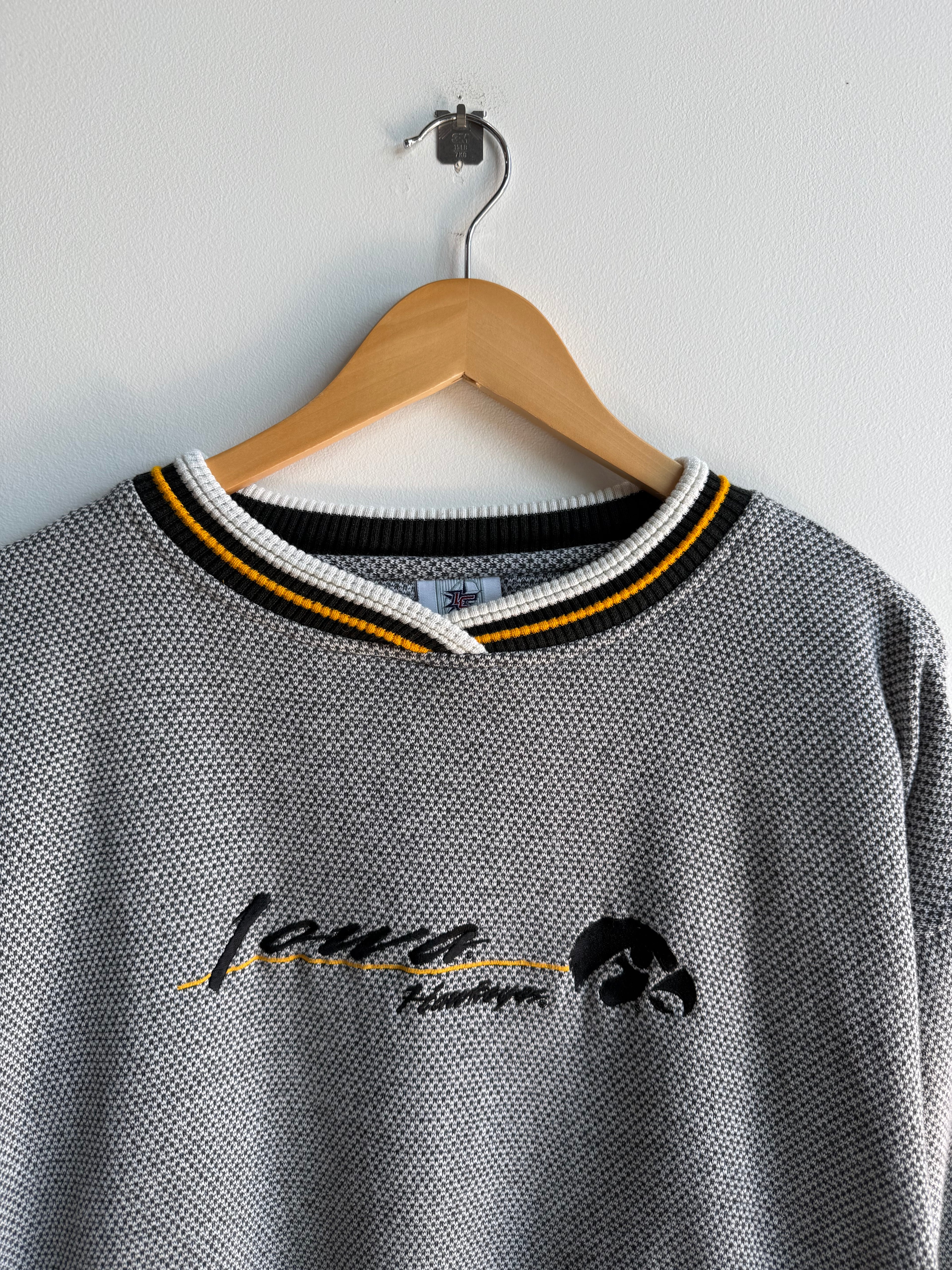 (XL) Iowa Hawkeyes Crew
