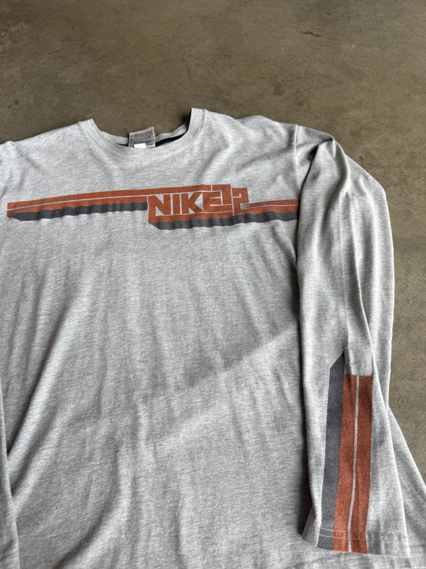 (L) Nike ‘72 L/S Tee