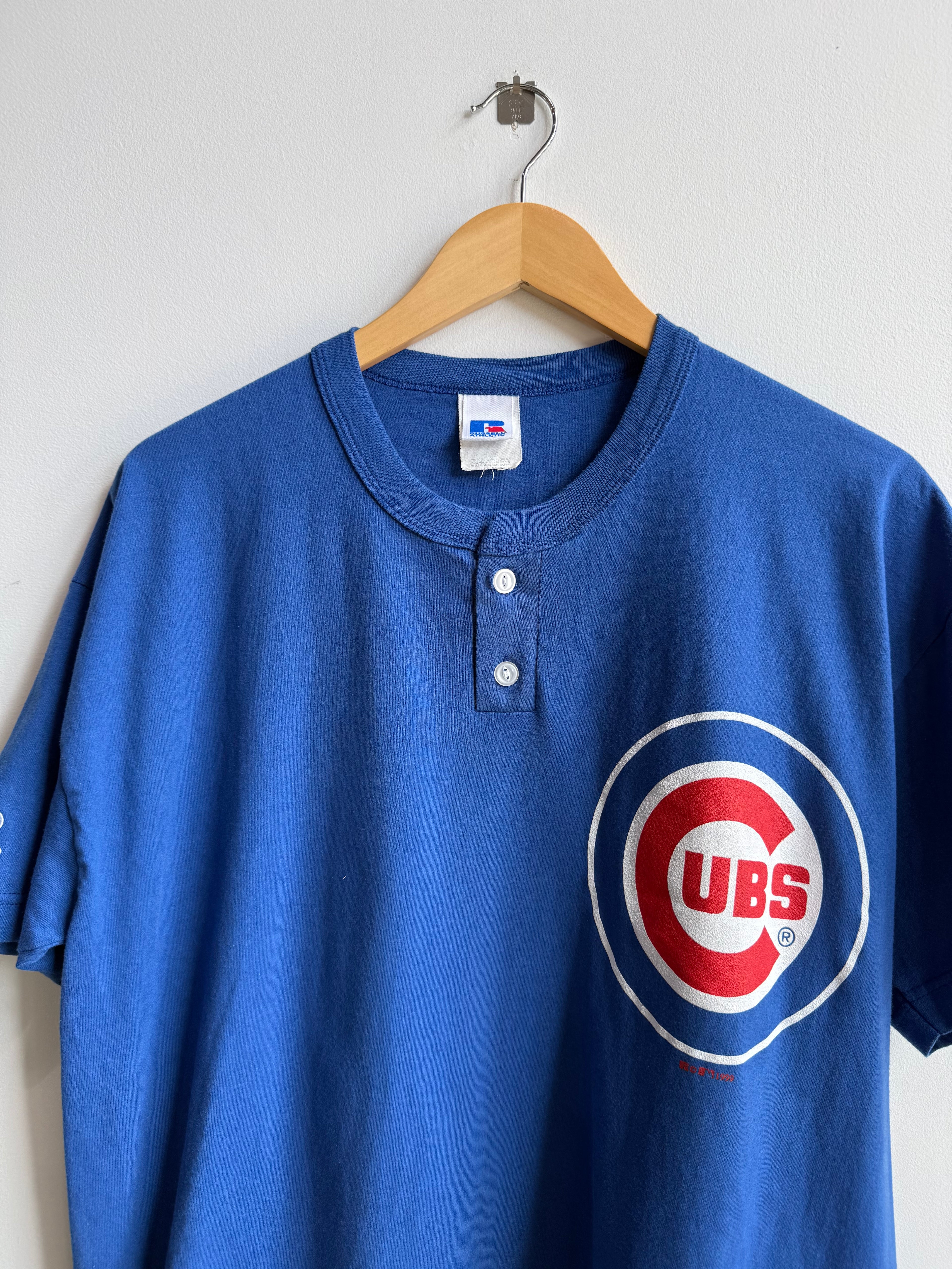 (L) Chicago Cubs Henley Tee