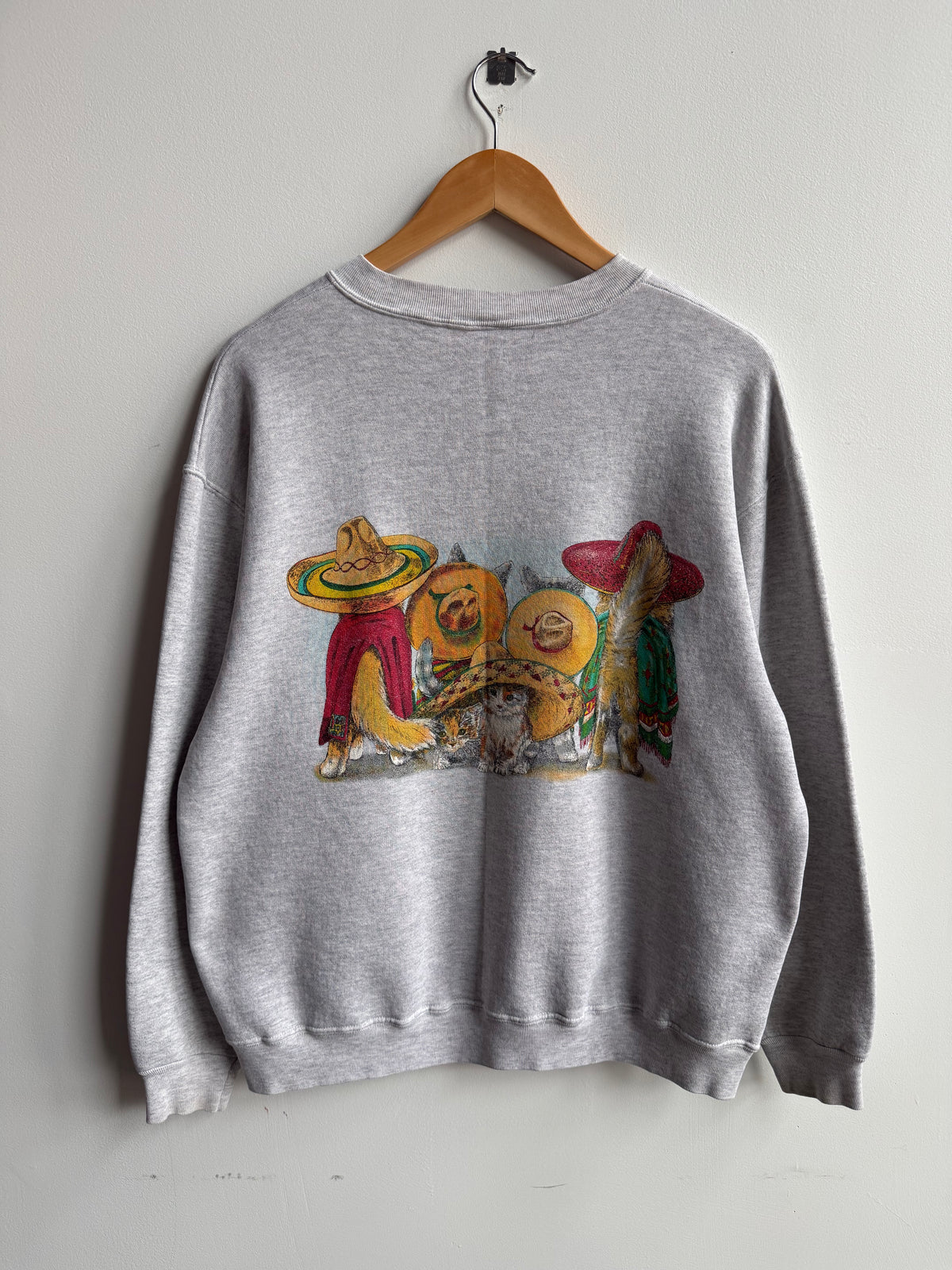 (L) Cat Crew