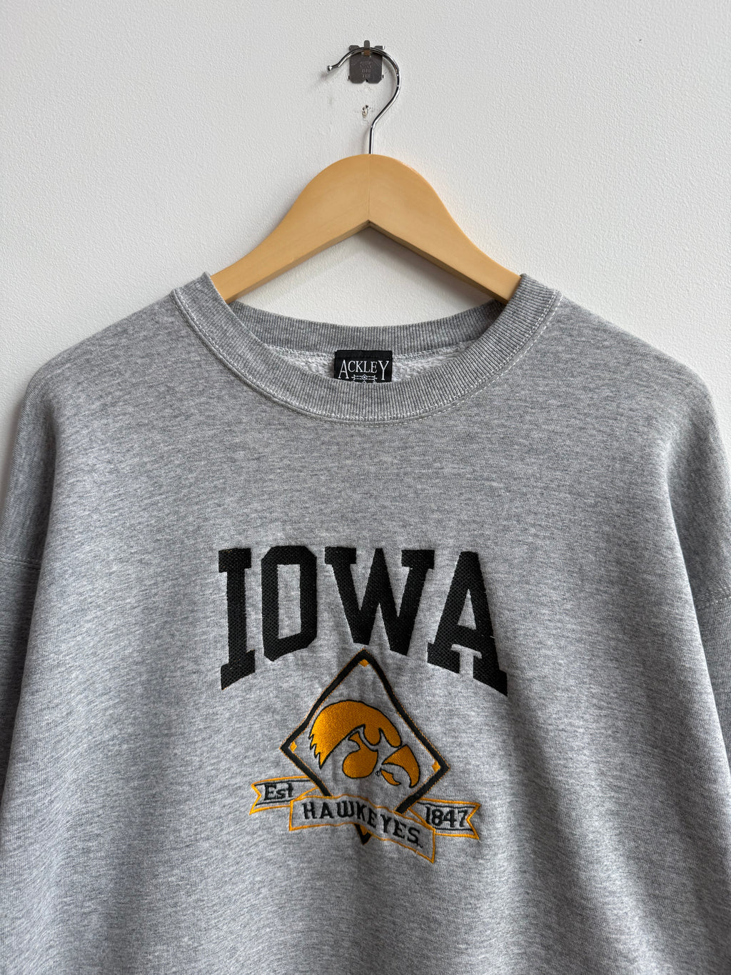 (XL) Iowa Hawkeyes Crew