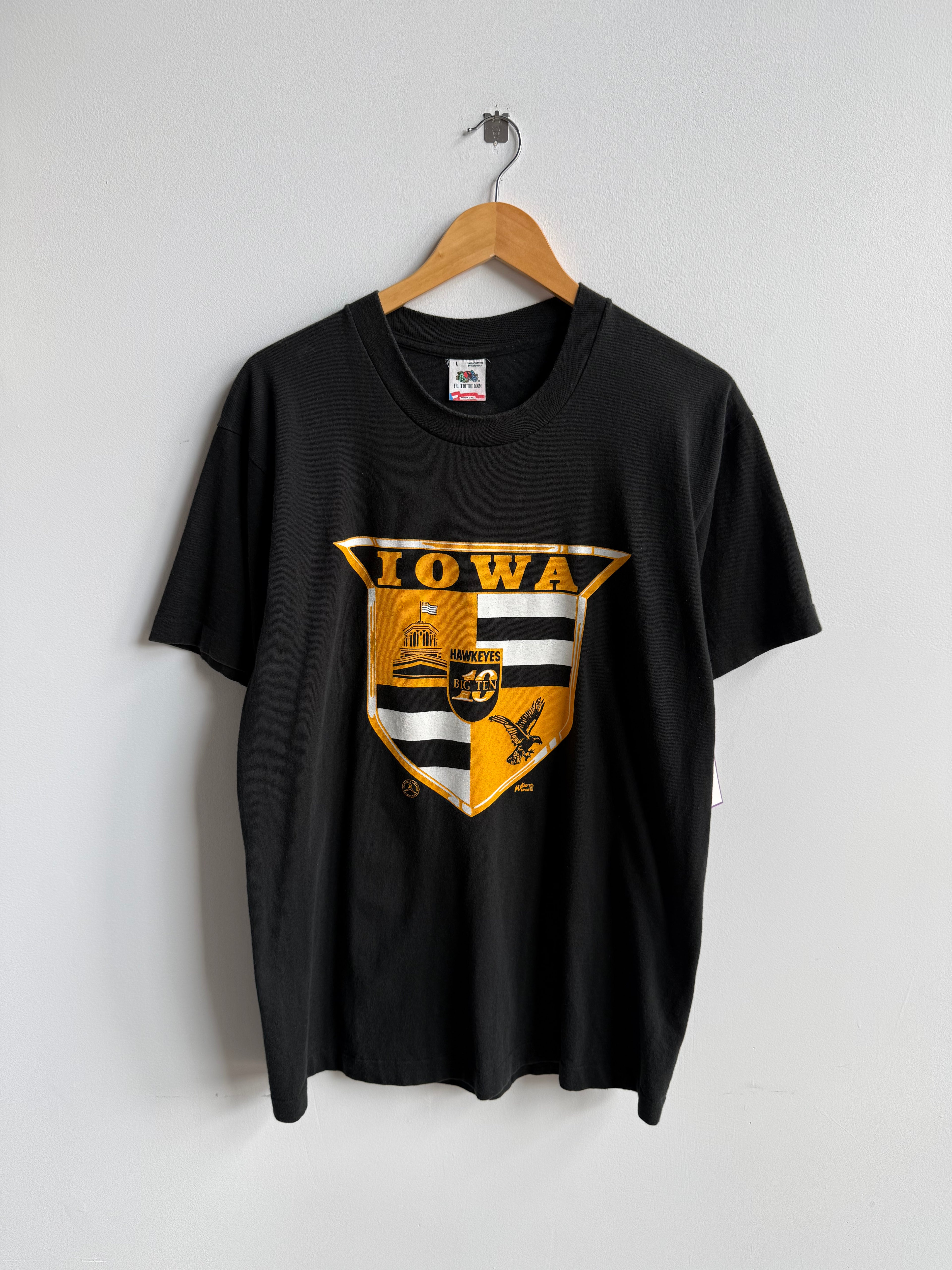 (L) Iowa Hawkeyes Crest Tee