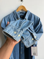 (L) Gap Button Up