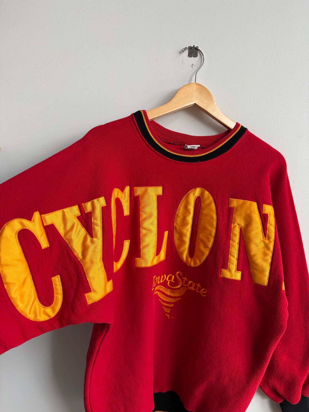 (L) Iowa State Spell Out Crew