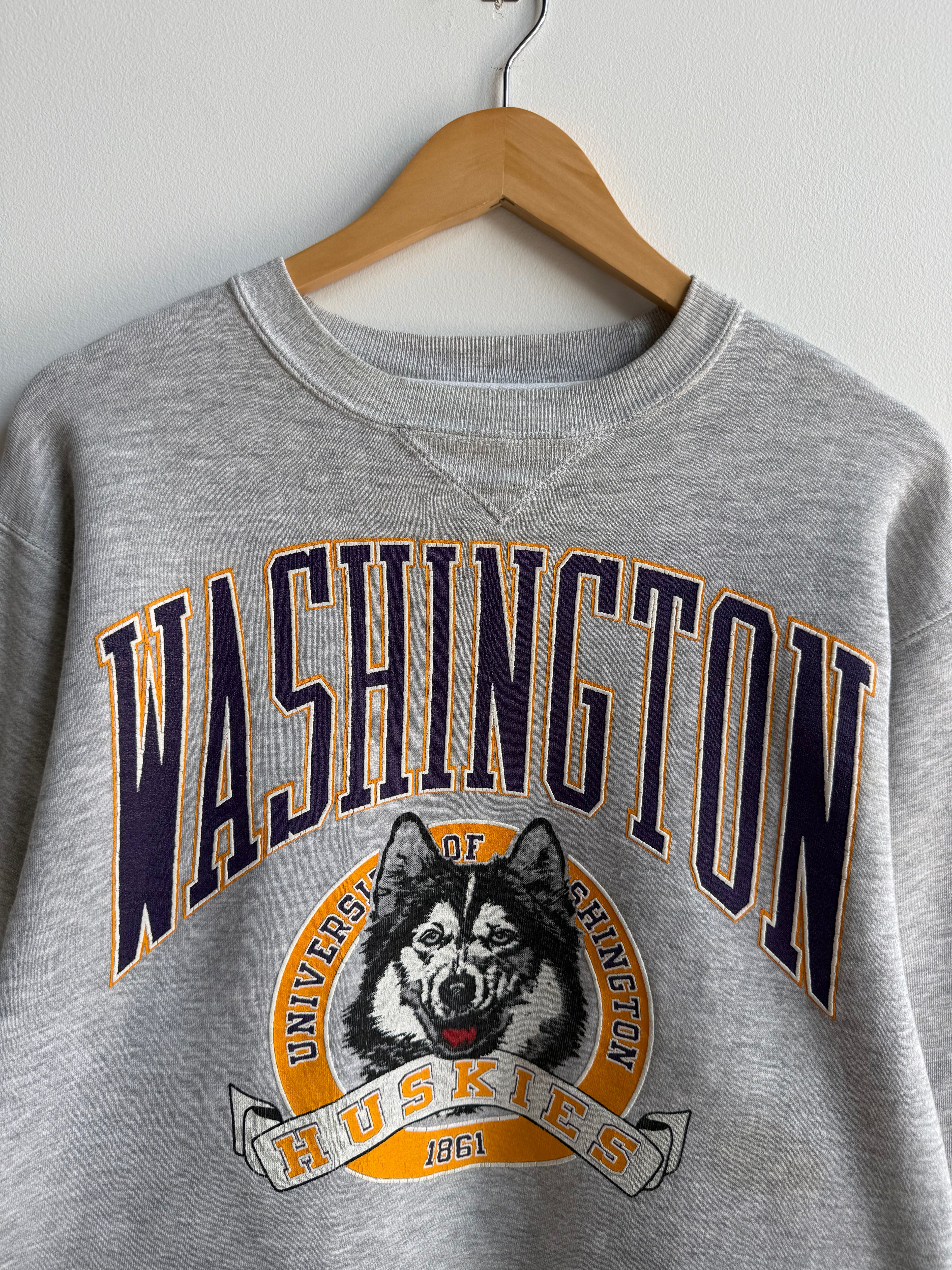 (L) Washington Huskies Crew