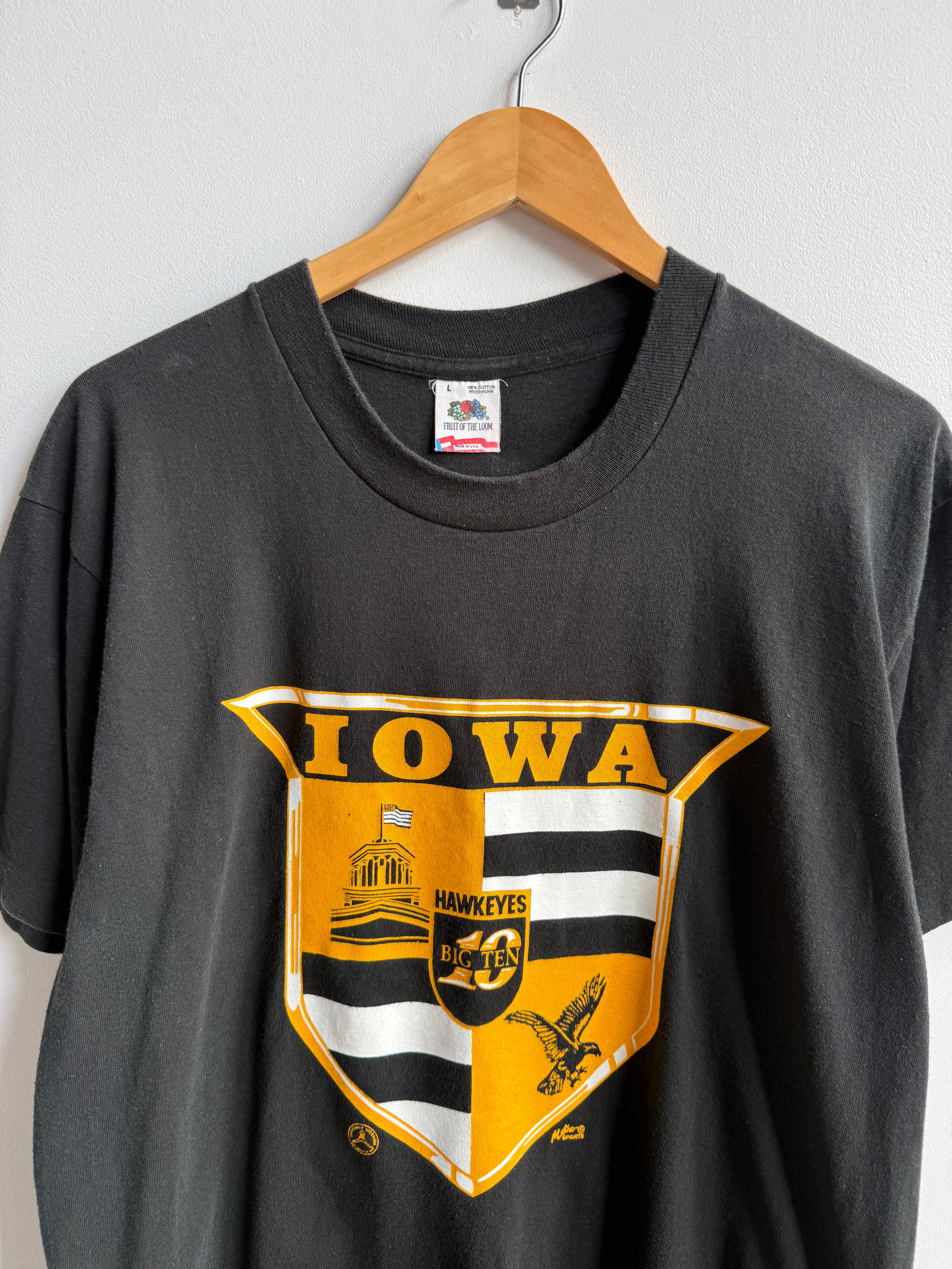 (L) Iowa Hawkeyes Crest Tee