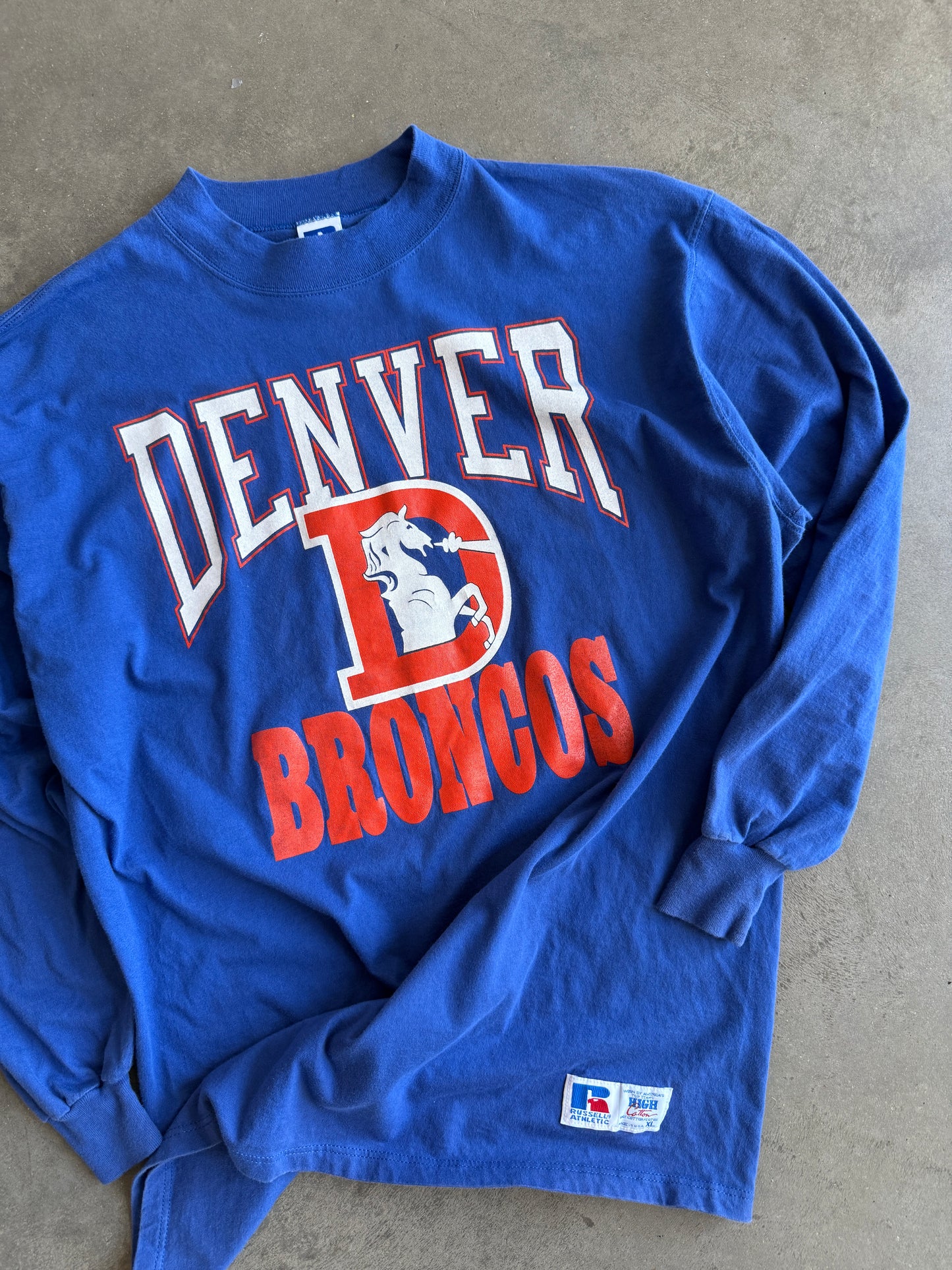 (XL) Denver Broncos Russell Tee