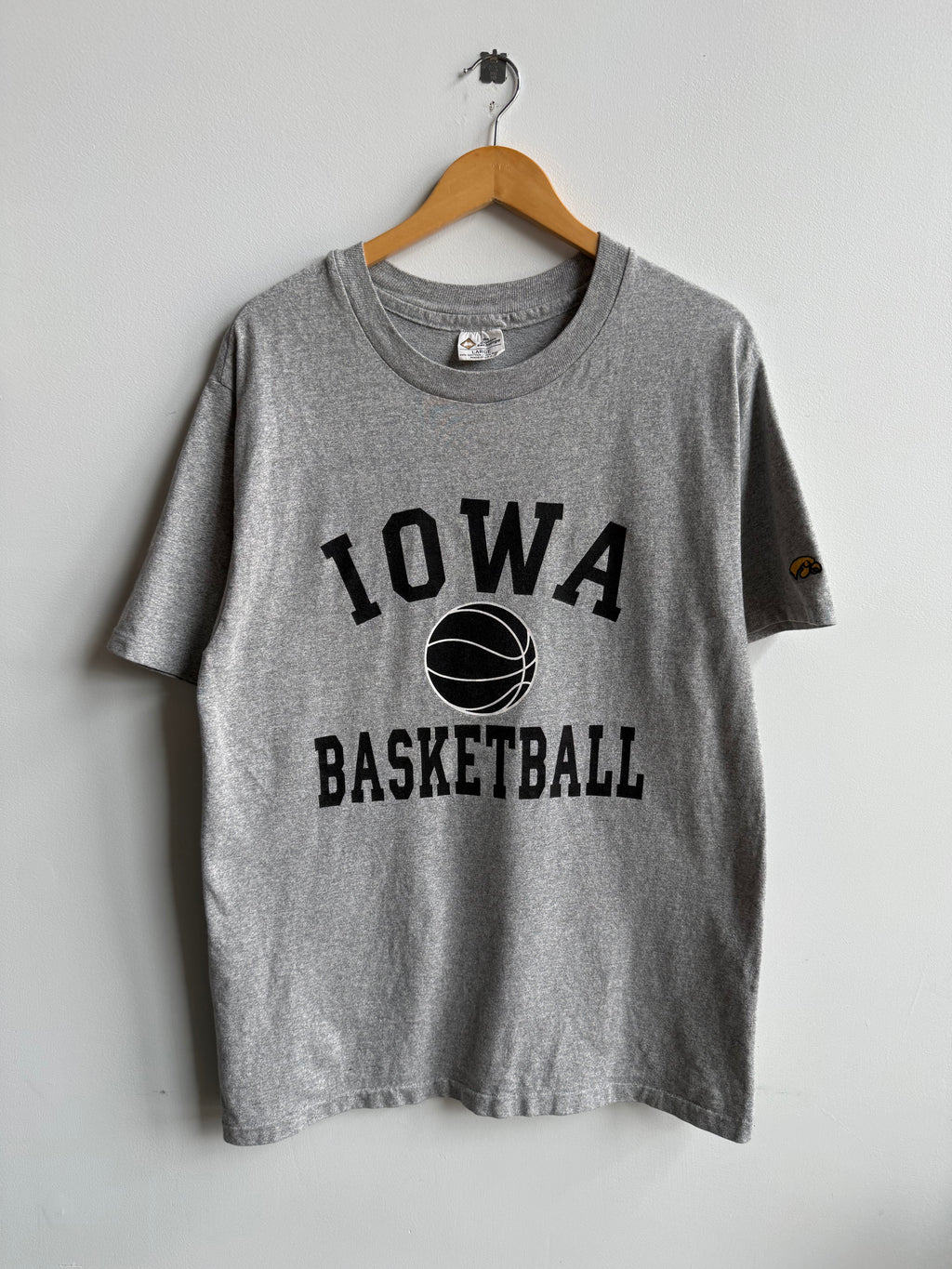 (XL) University of Iowa Basketball Tee