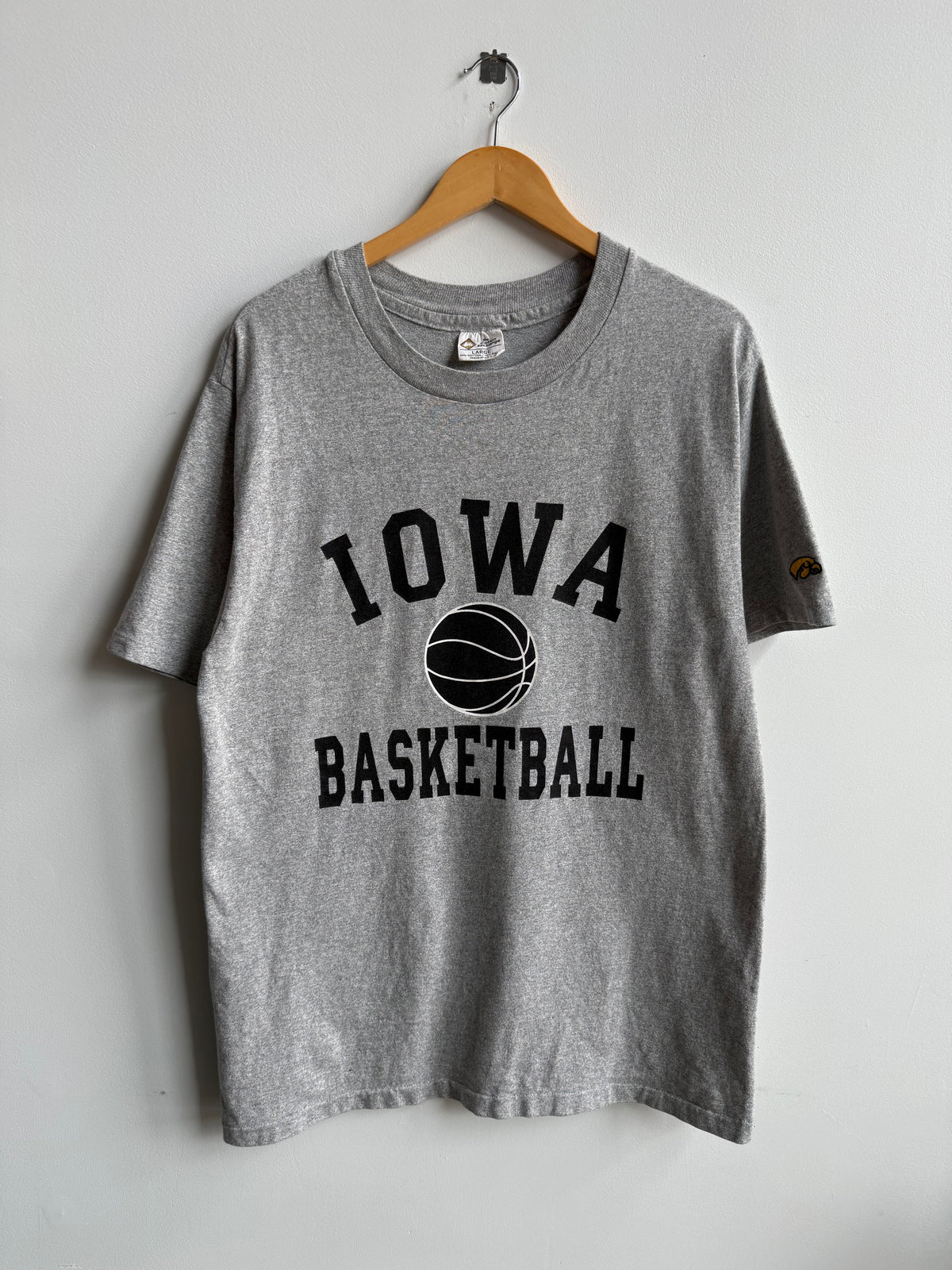 (XL) University of Iowa Basketball Tee