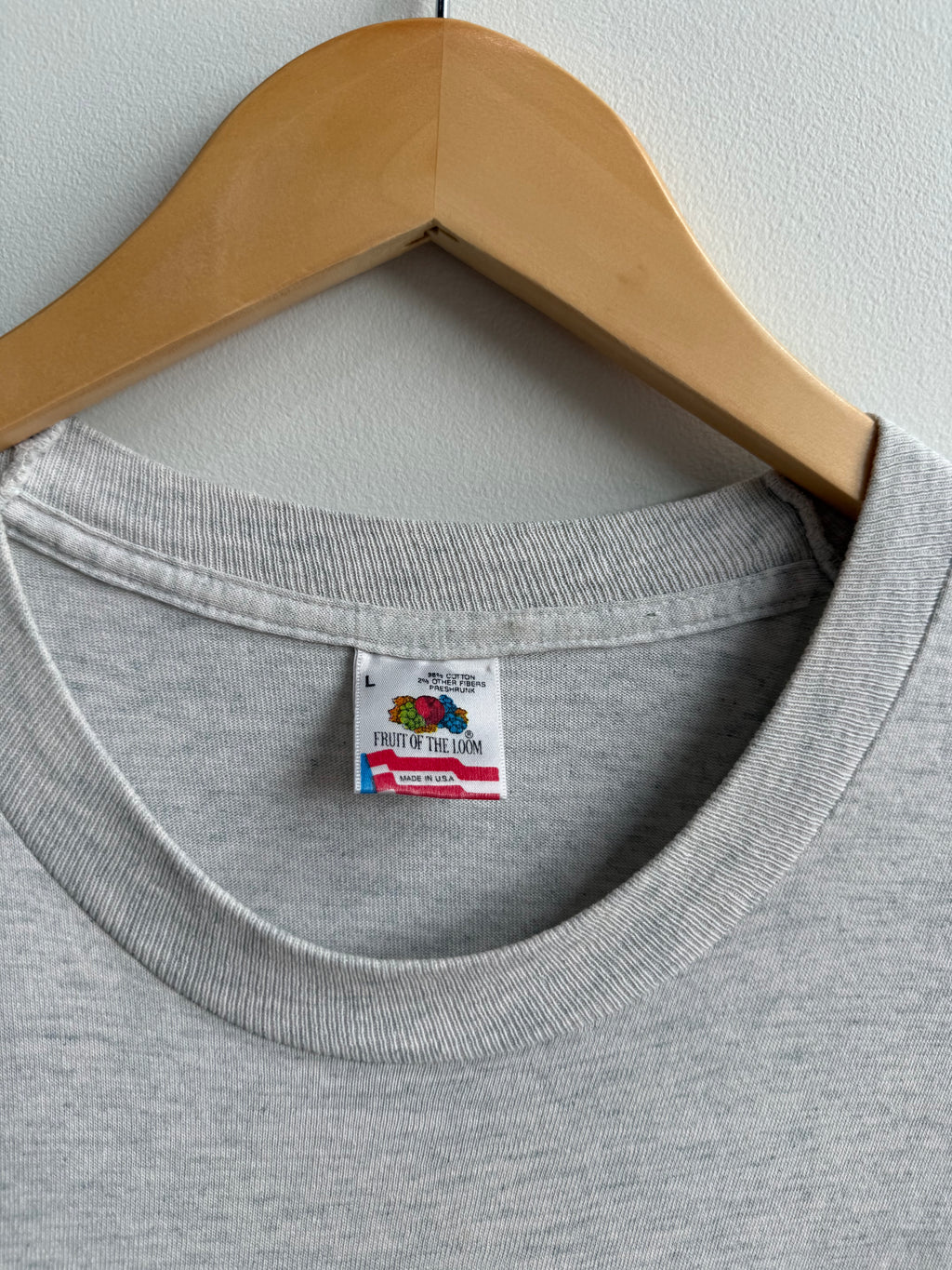 (L) Chicago Cubs Wrigley Tee