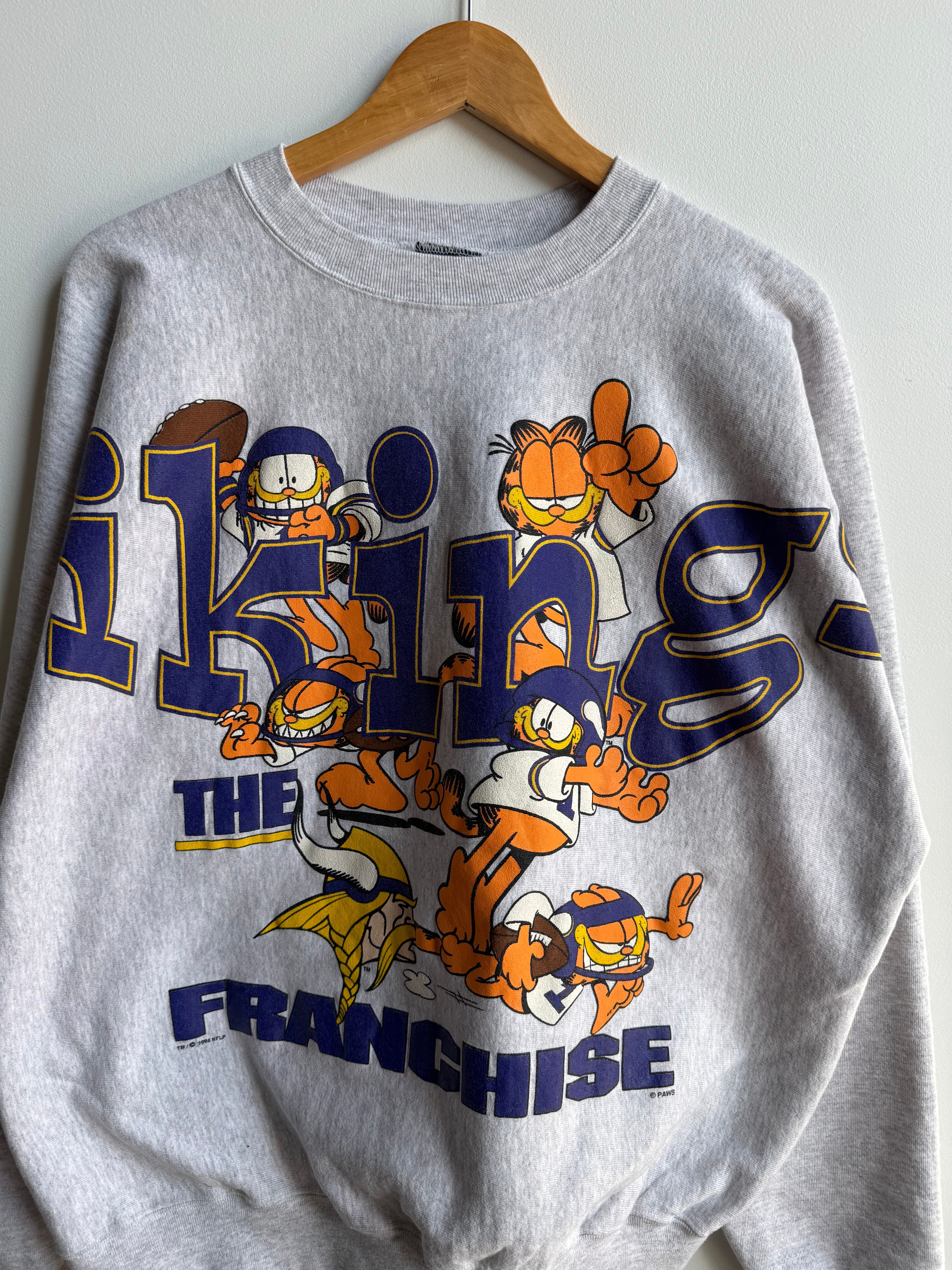 (XL) Minnesota Vikings Garfield Spell Out Crew