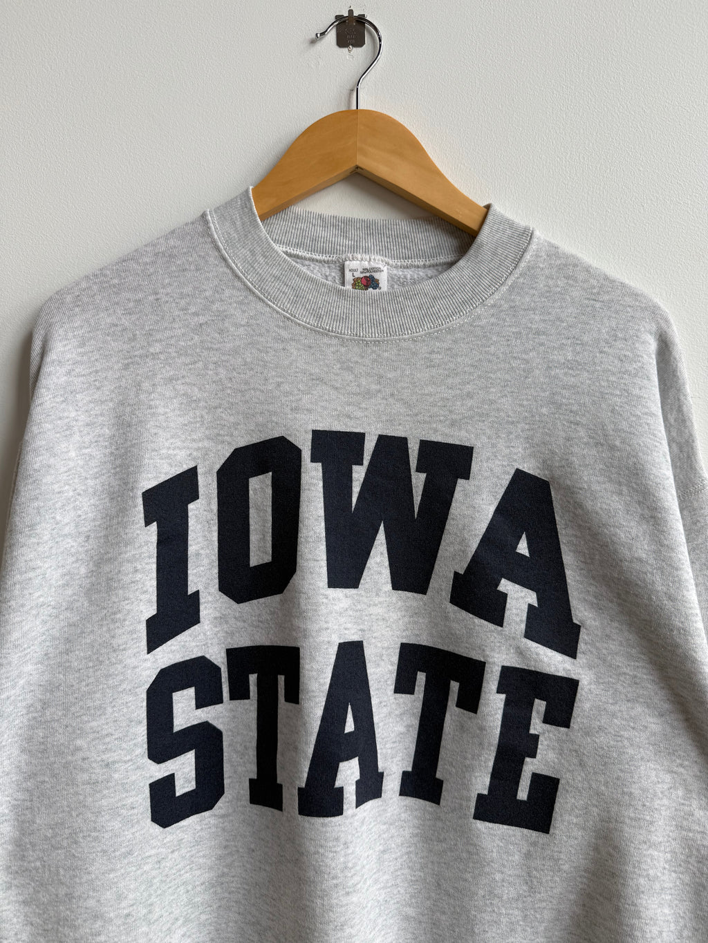 (L) Iowa State Cyclones Crew