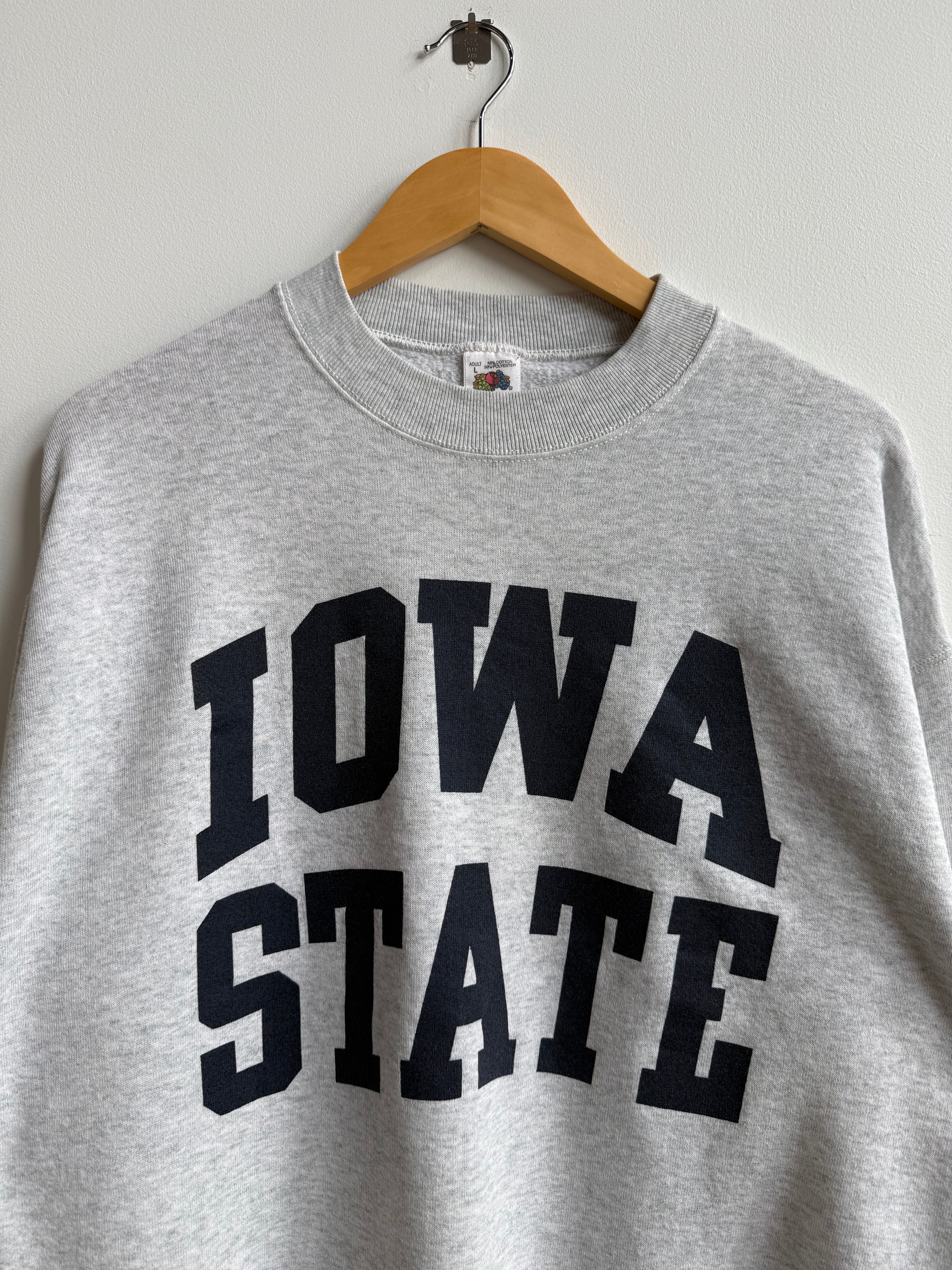(L) Iowa State Cyclones Crew