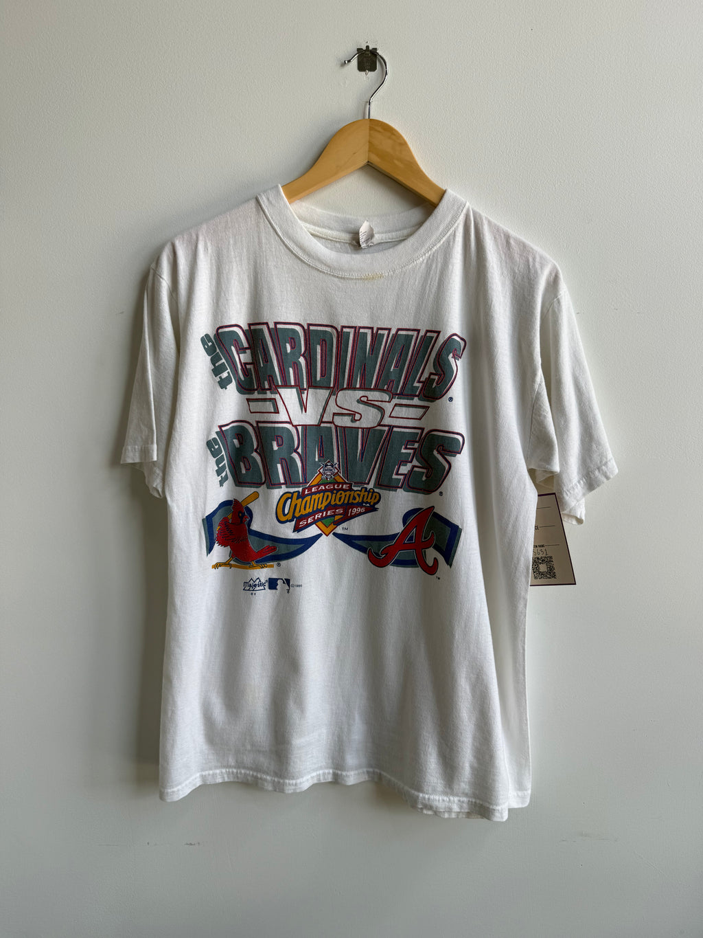 (L) Cardinals vs Braves MLB Tee