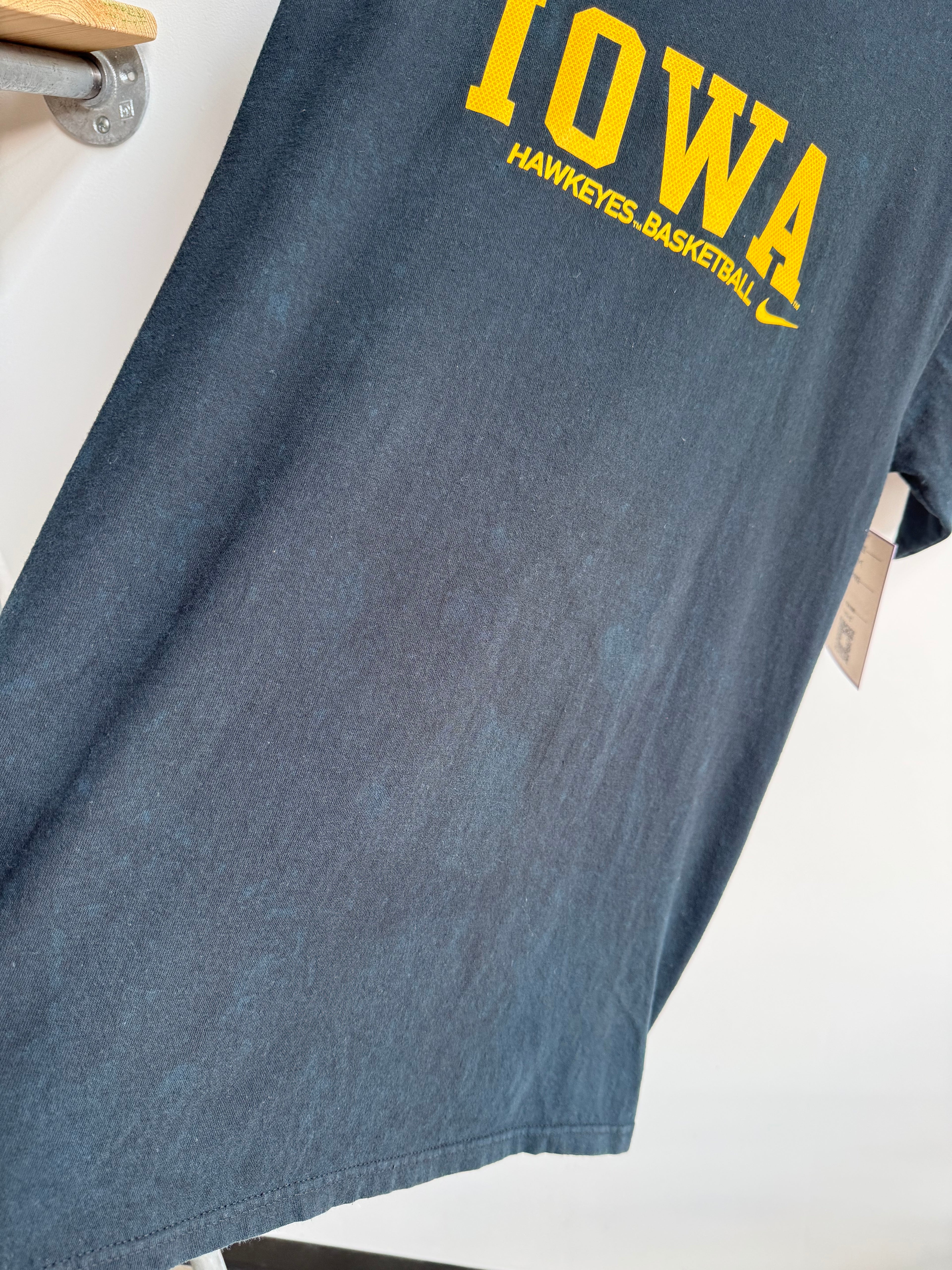 (M) Iowa Basketball Tee