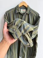 (M) Levi’s Button Up Shirt
