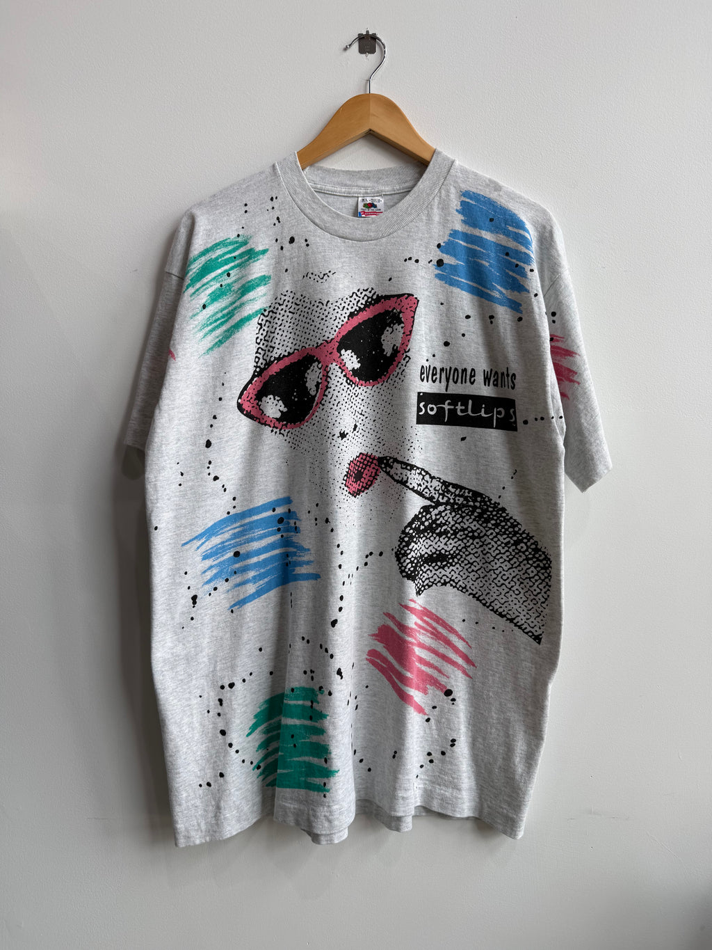 (XL) Softlips Tee