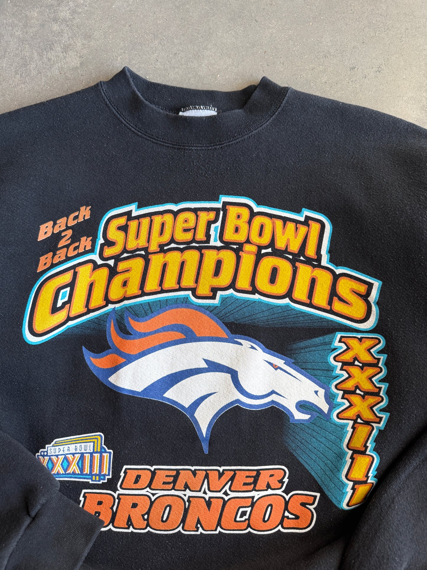 (L) Denver Broncos Crew