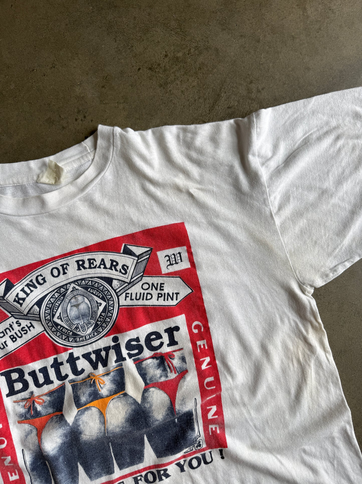 (XL) Buttweiser Tee