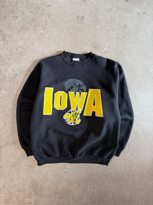 (L) Iowa Hawkeyes Crew