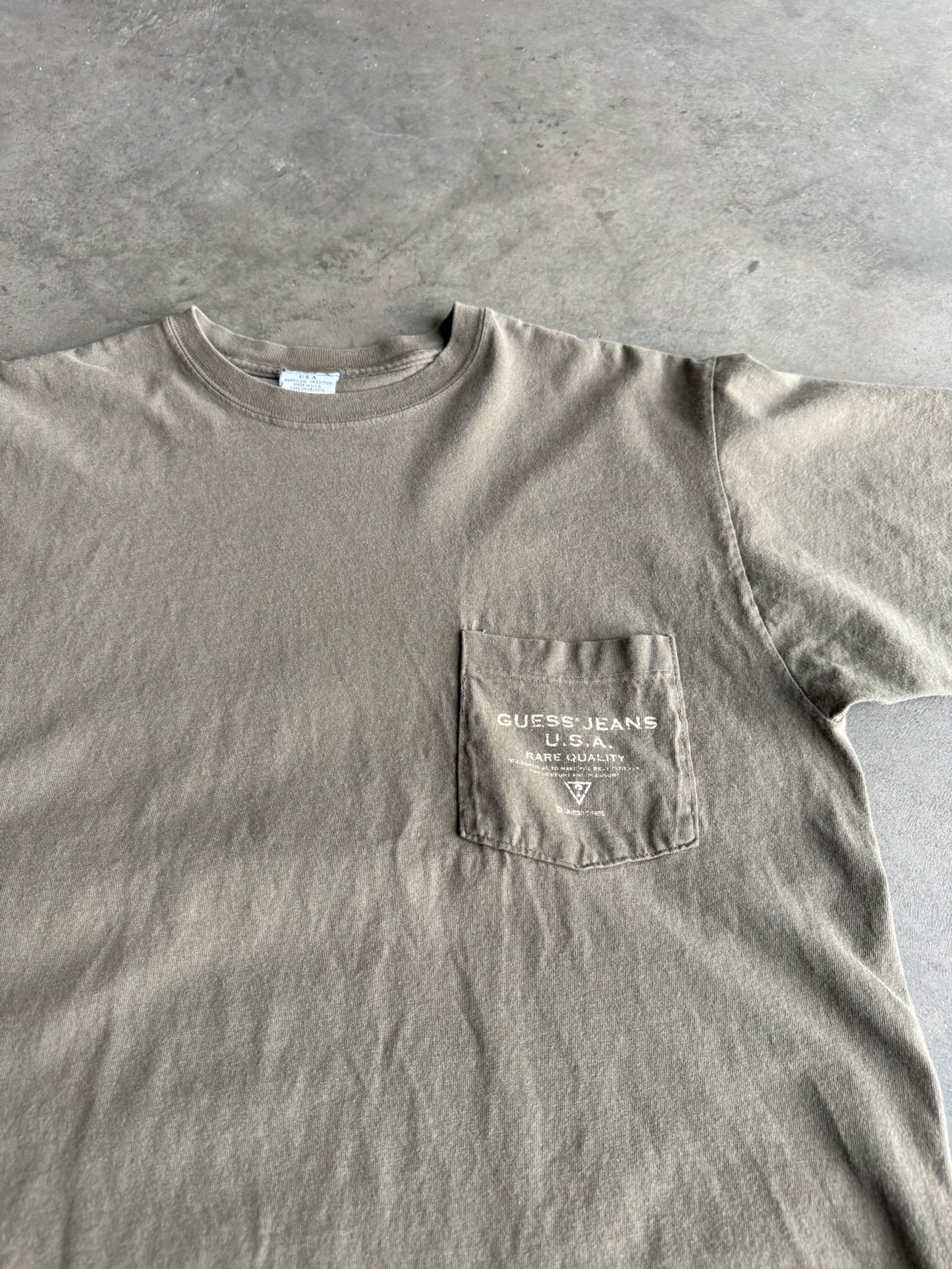(L) Guess Tee
