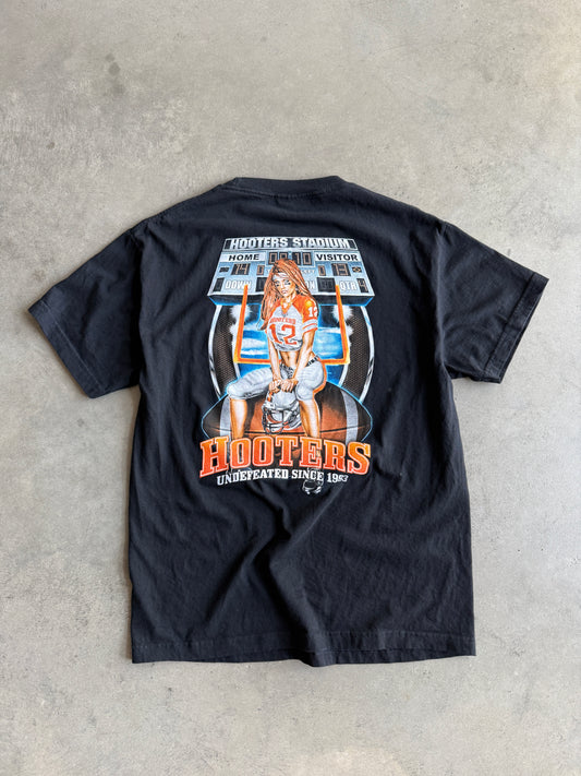 (L) Hooters Tampa Tee